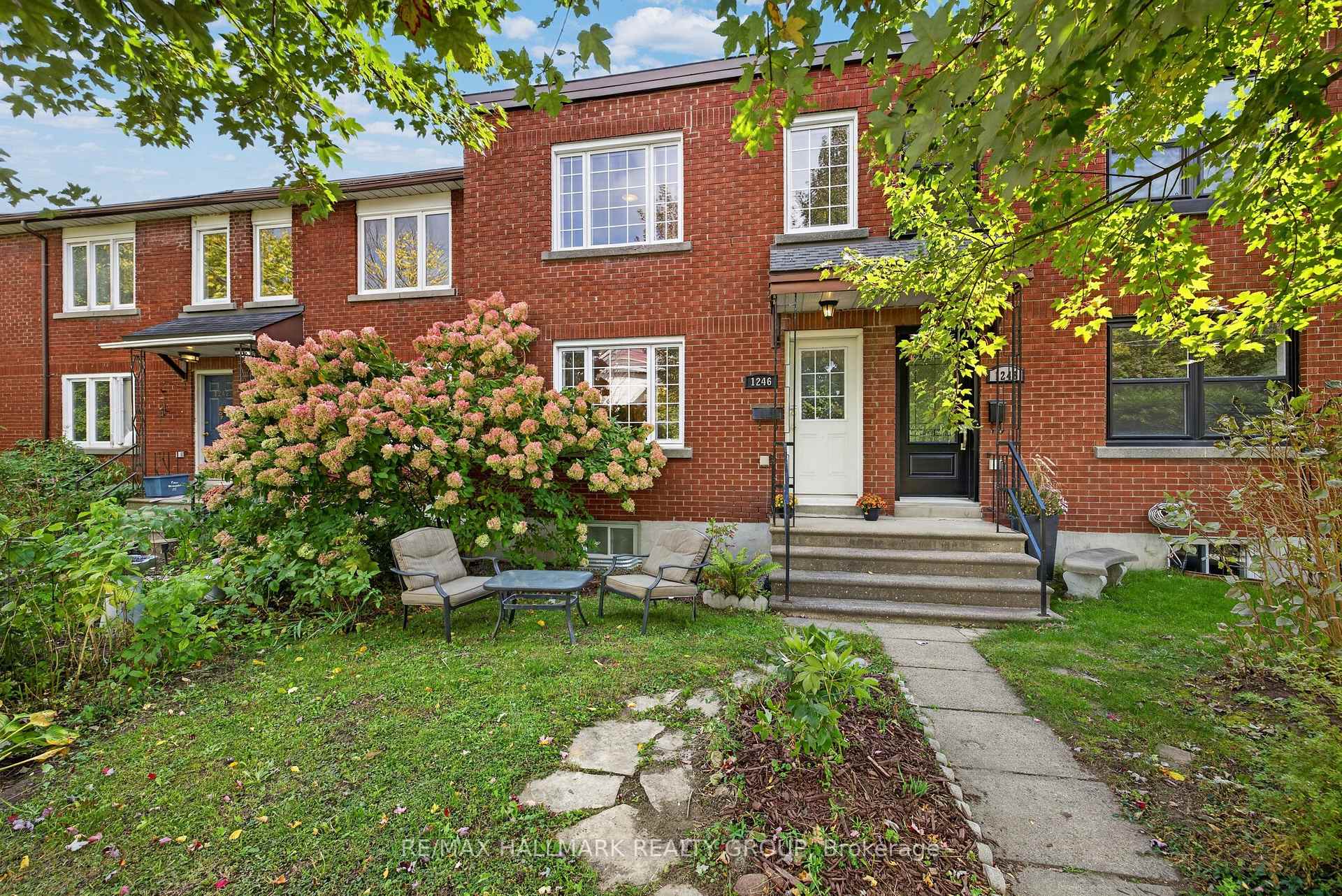 Photo 1 of 1246 Summerville Avenue, Ottawa, Carlington — HOMEH