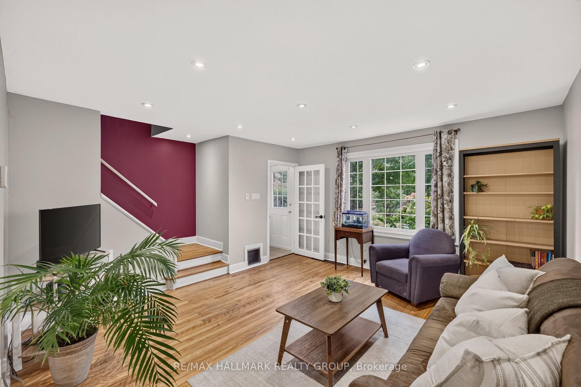 Photo 2 of 1246 Summerville Avenue, Ottawa, Carlington — HOMEH