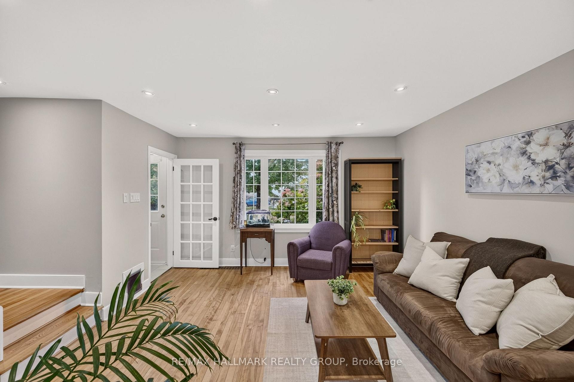 Photo 4 of 1246 Summerville Avenue, Ottawa, Carlington — HOMEH
