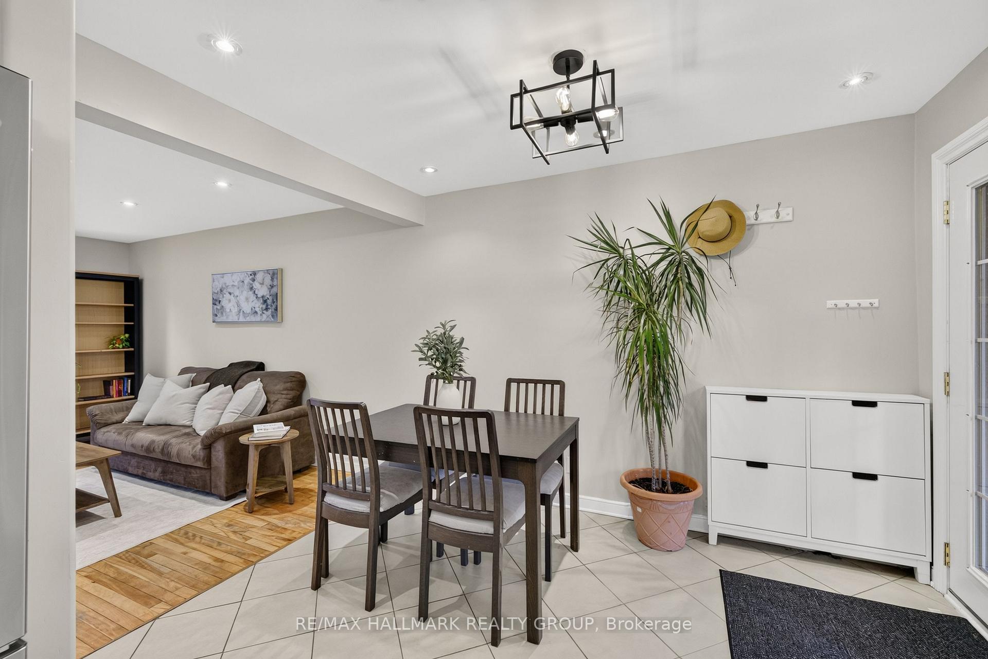 Photo 7 of 1246 Summerville Avenue, Ottawa, Carlington — HOMEH
