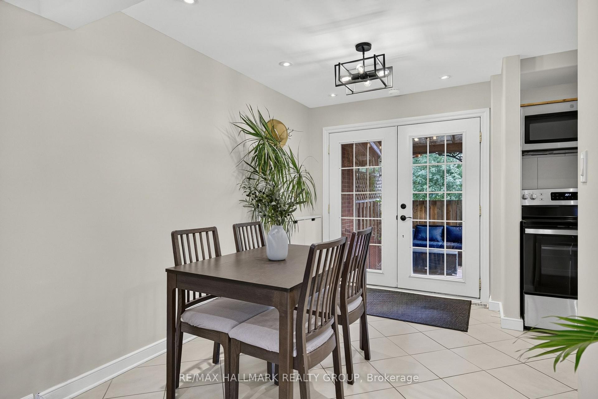 Photo 8 of 1246 Summerville Avenue, Ottawa, Carlington — HOMEH