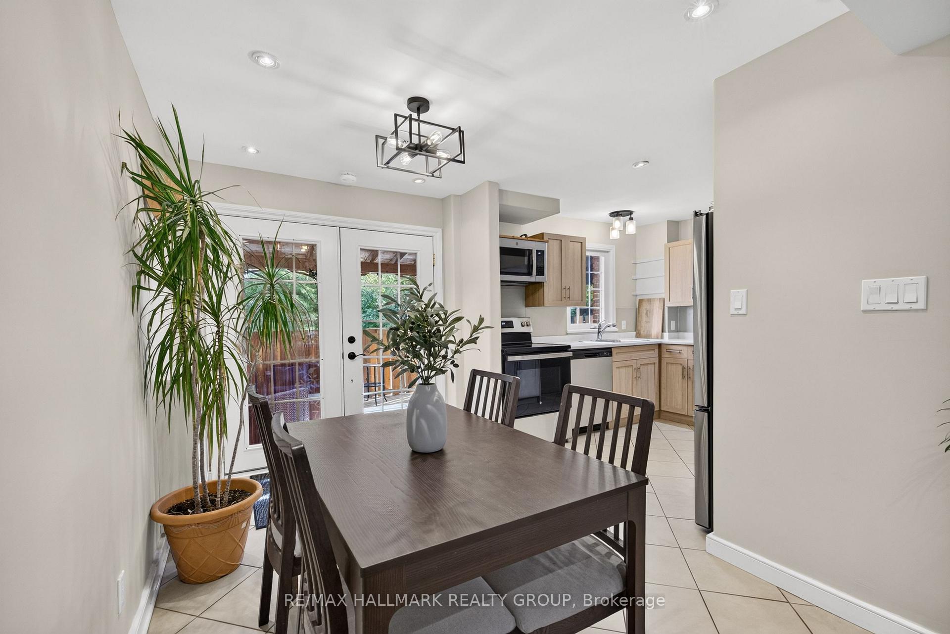 Photo 9 of 1246 Summerville Avenue, Ottawa, Carlington — HOMEH