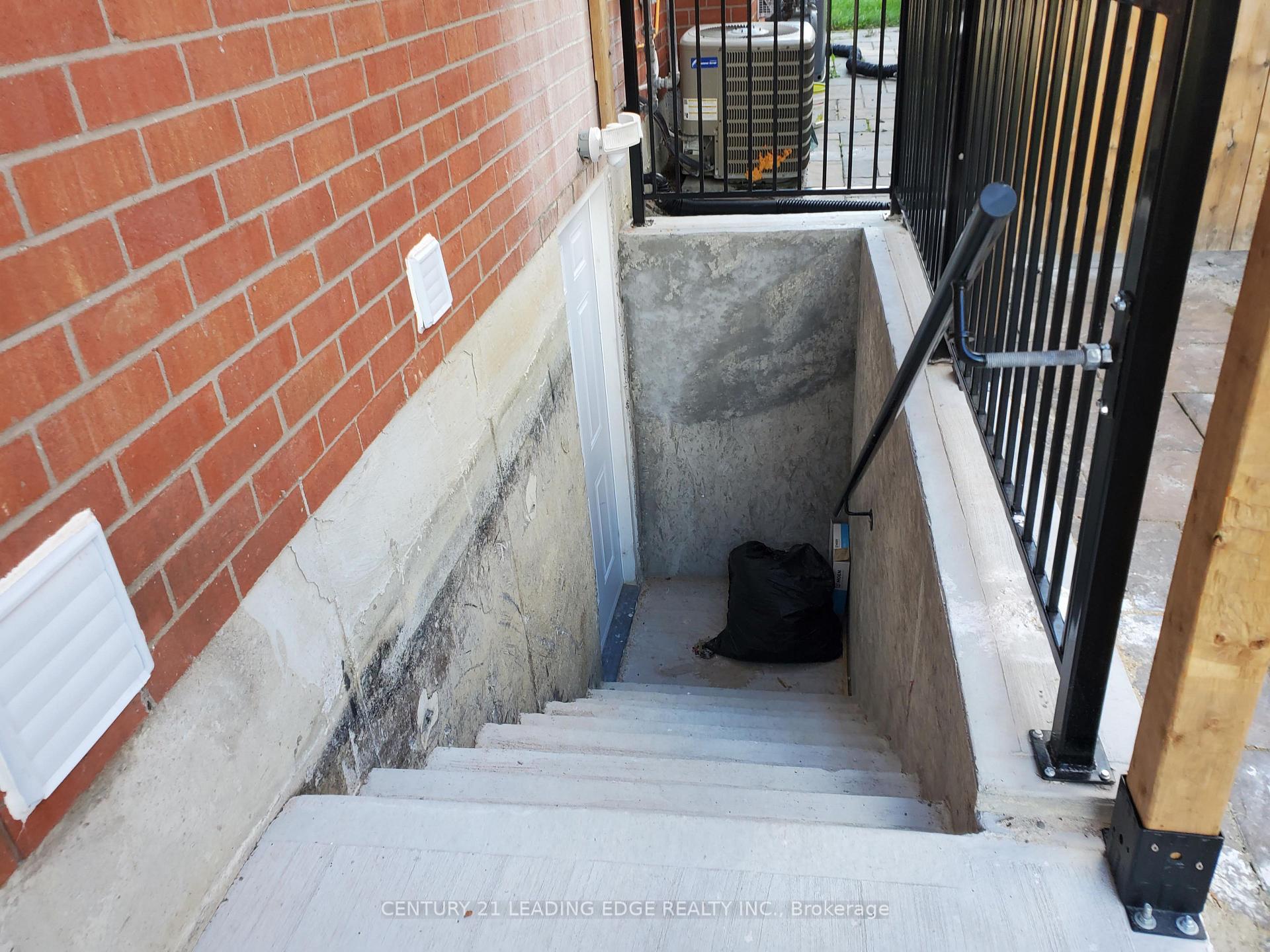 Photo 2 of Unit Lower, 504 Lightfoot Place, Pickering, Woodlands — HOMEH