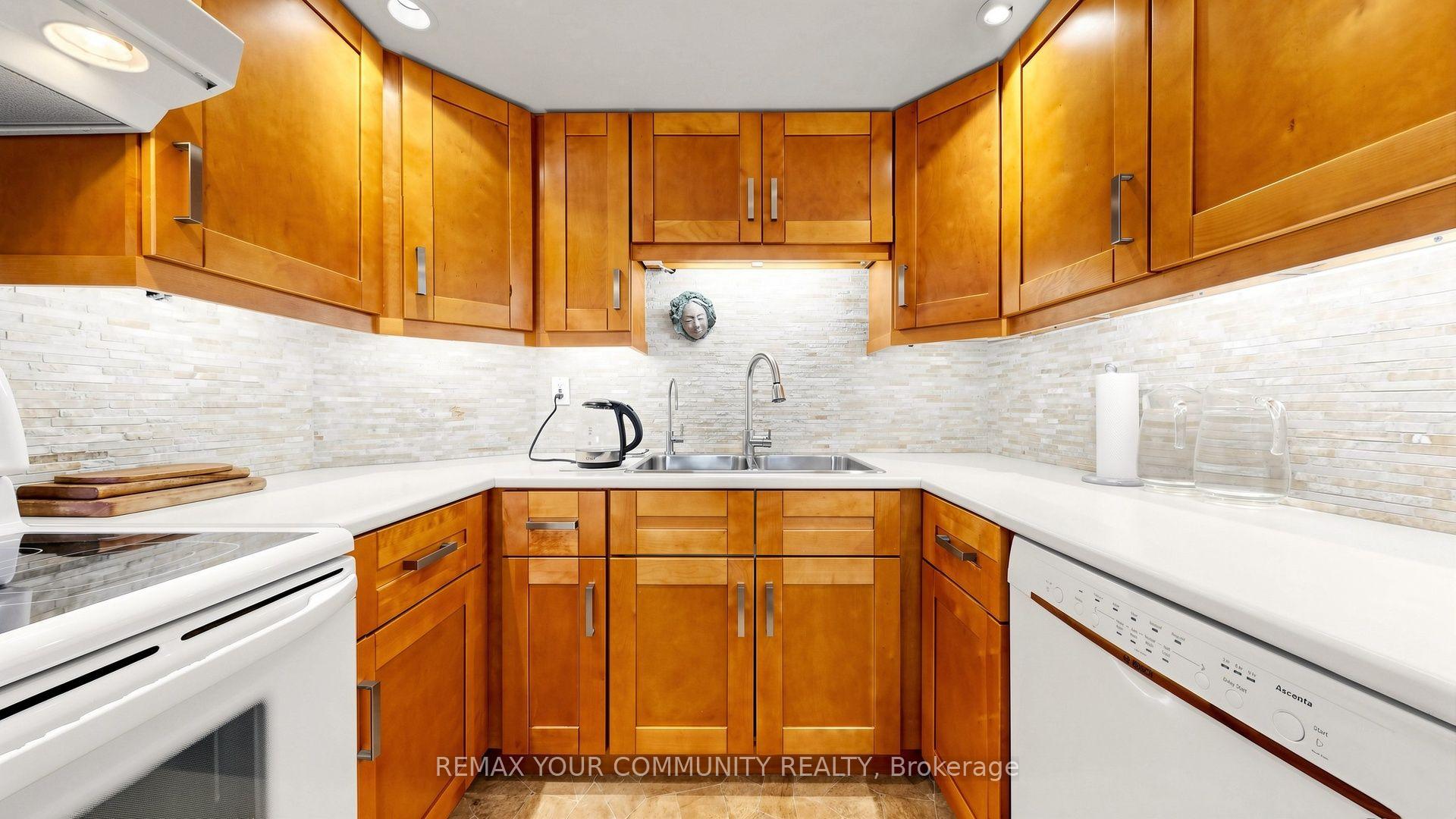 Photo 14 of Unit 413, 5 Weldrick Road W, Richmond Hill, North Richvale — HOMEH