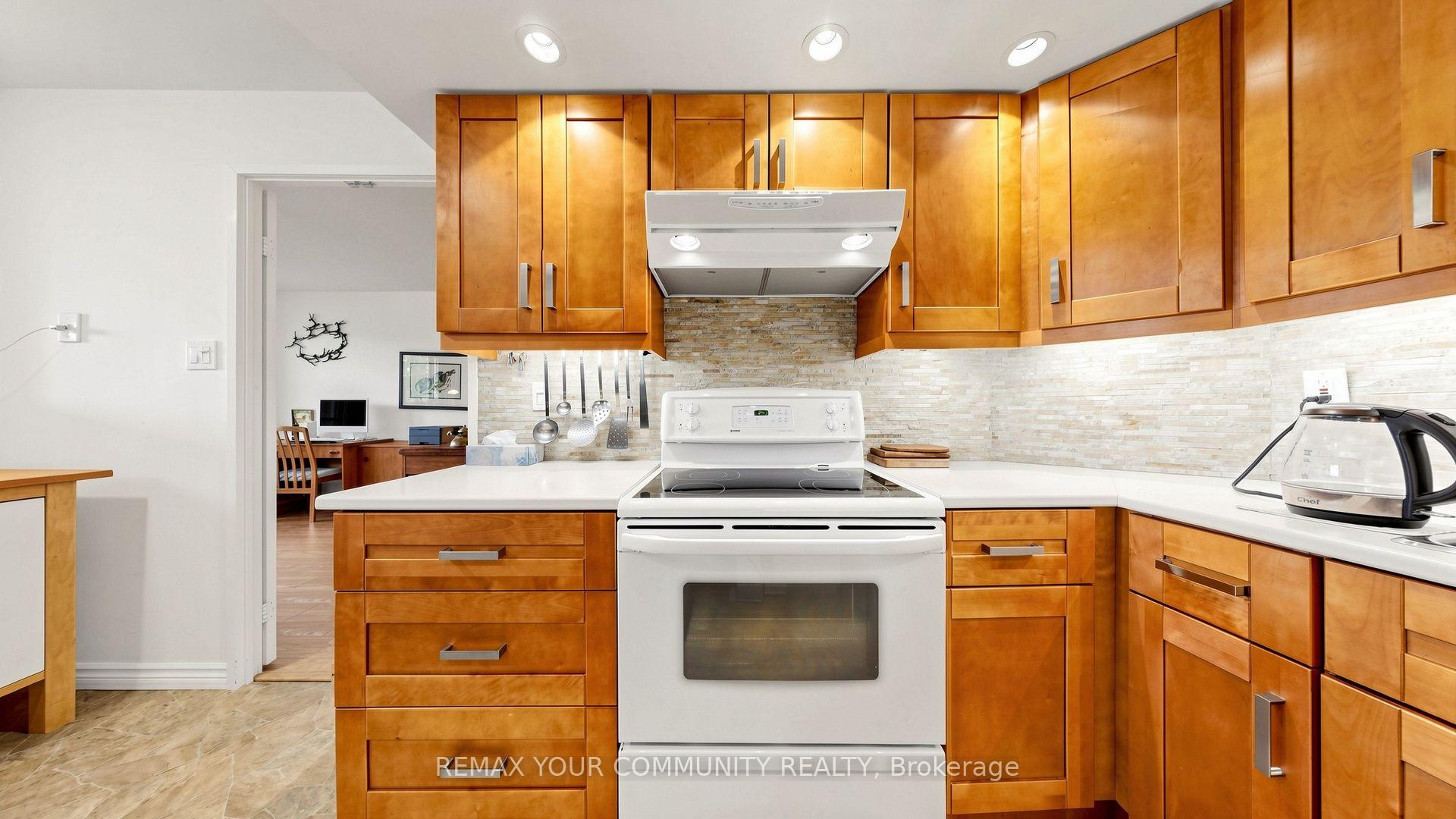 Photo 15 of Unit 413, 5 Weldrick Road W, Richmond Hill, North Richvale — HOMEH