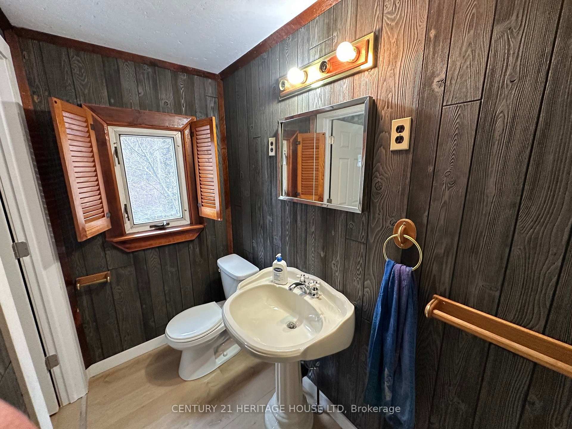 Photo 19 of 3393 Waneeta Drive, Malahide, Rural Malahide — HOMEH