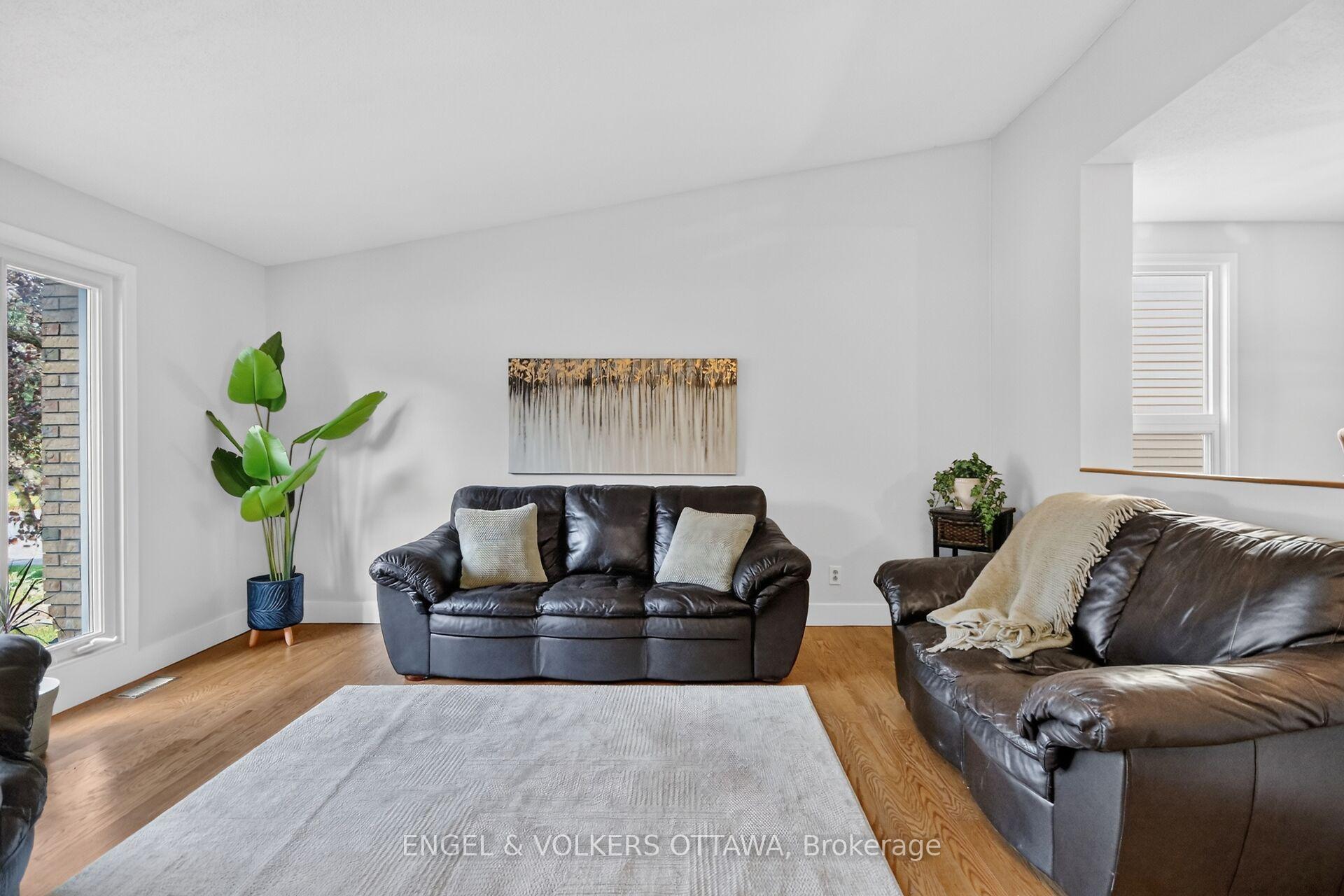 Photo 2 of 138 Sherway Drive, Ottawa, Barrhaven - Pheasant Run — HOMEH