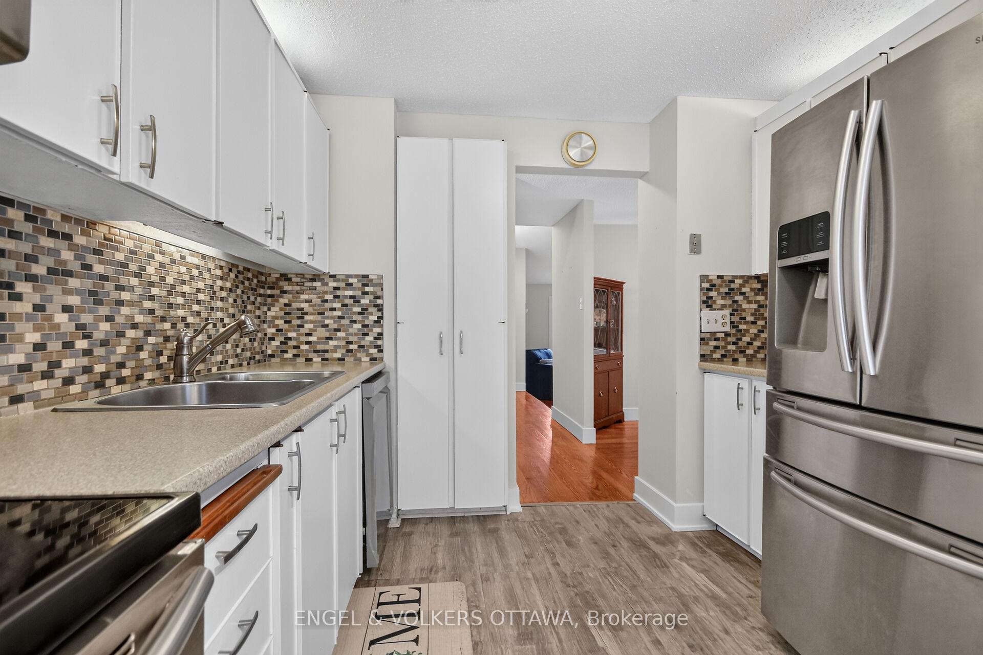 Photo 12 of 138 Sherway Drive, Ottawa, Barrhaven - Pheasant Run — HOMEH