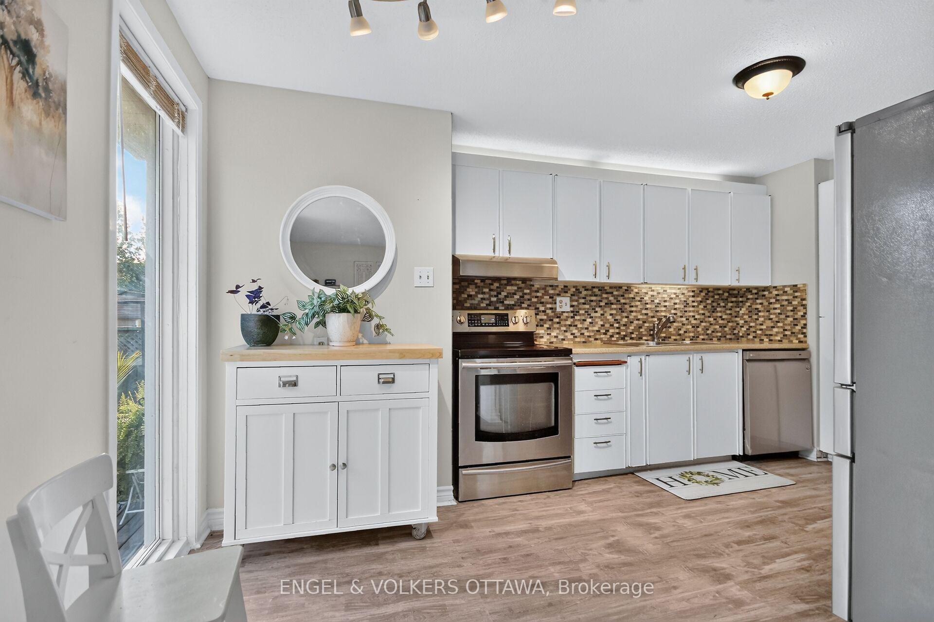 Photo 14 of 138 Sherway Drive, Ottawa, Barrhaven - Pheasant Run — HOMEH
