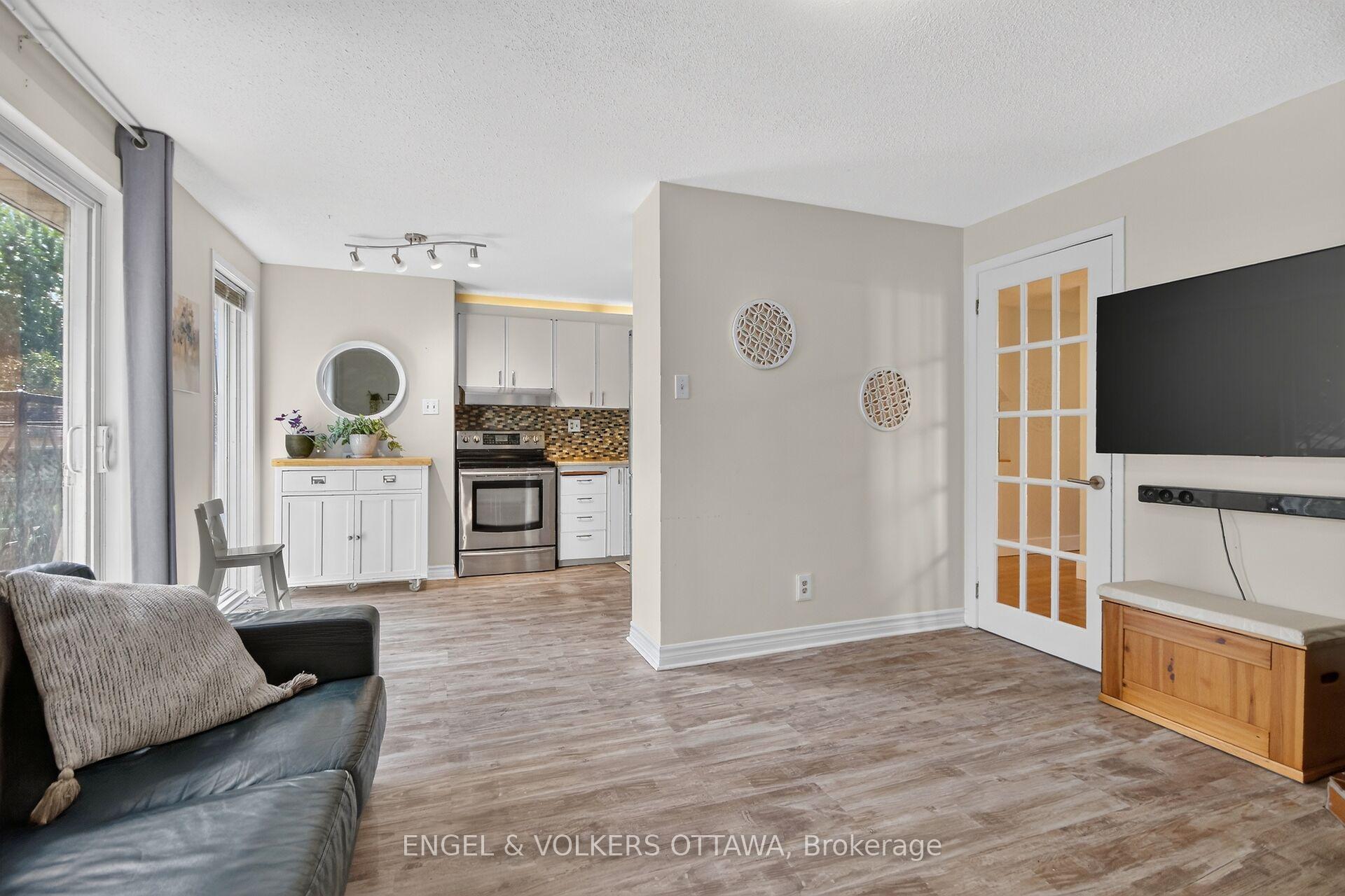 Photo 15 of 138 Sherway Drive, Ottawa, Barrhaven - Pheasant Run — HOMEH