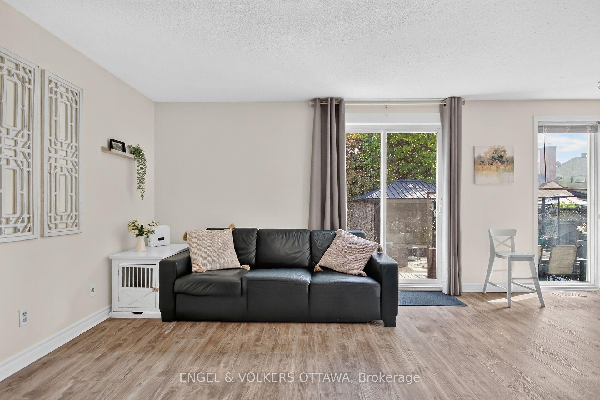 Photo 18 of 138 Sherway Drive, Ottawa, Barrhaven - Pheasant Run — HOMEH