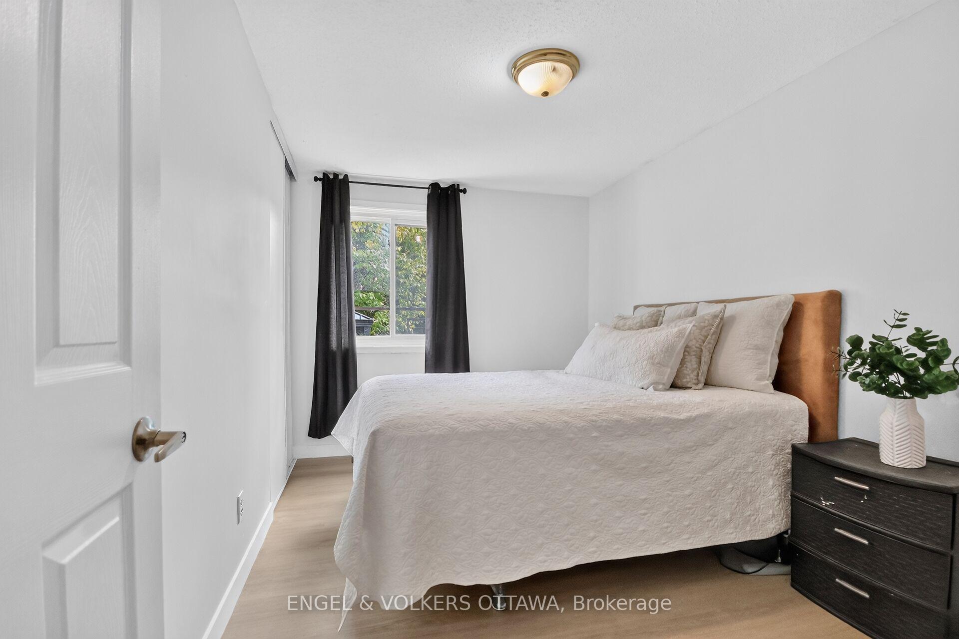 Photo 19 of 138 Sherway Drive, Ottawa, Barrhaven - Pheasant Run — HOMEH