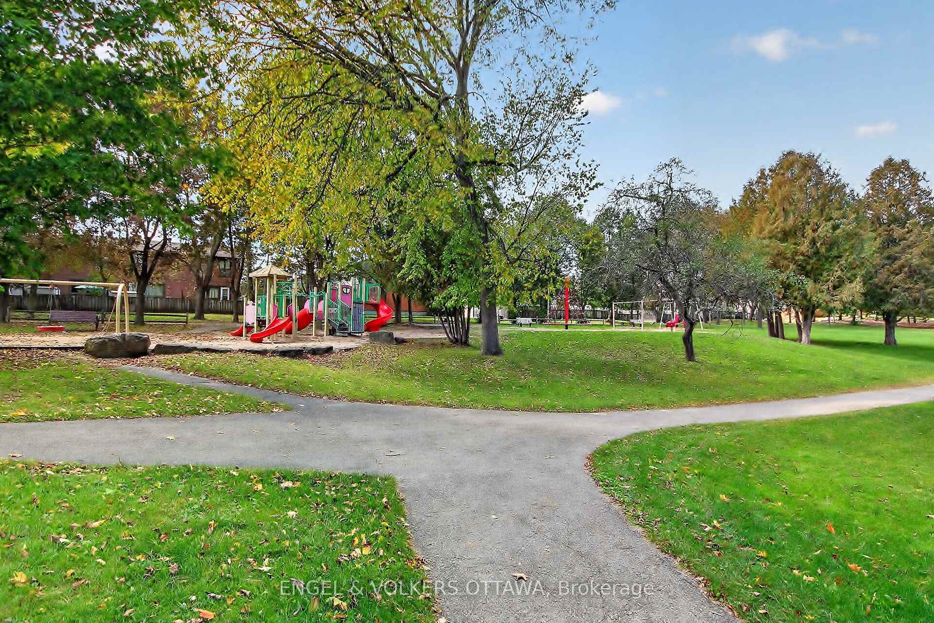 Photo 45 of 138 Sherway Drive, Ottawa, Barrhaven - Pheasant Run — HOMEH