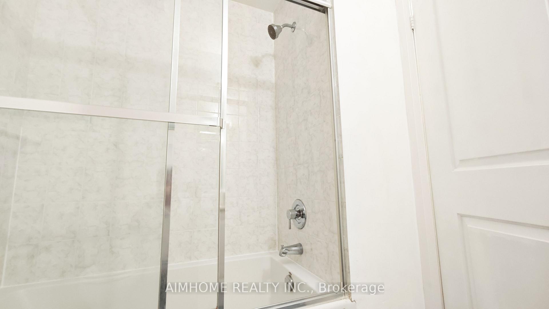 Photo 10 of 40 Raffeix Lane, Toronto, Regent Park — HOMEH