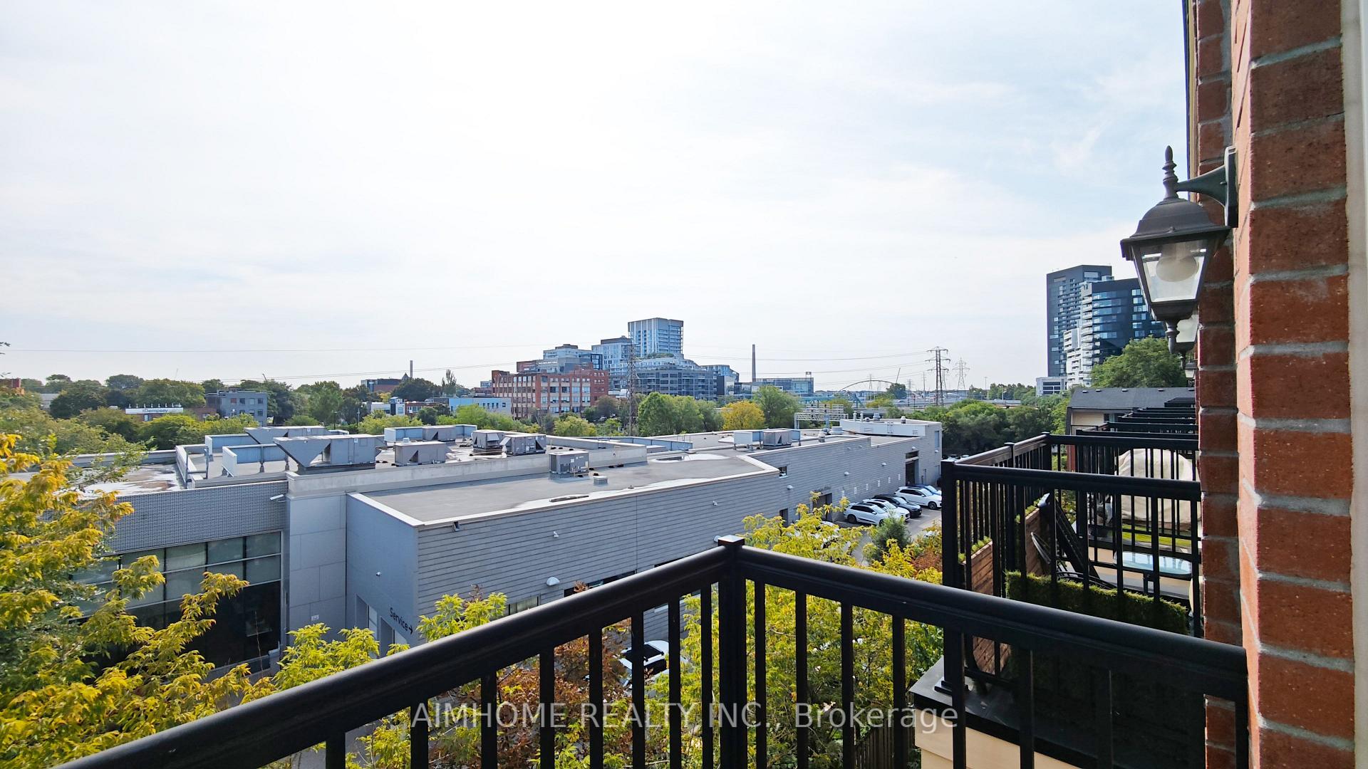 Photo 16 of 40 Raffeix Lane, Toronto, Regent Park — HOMEH