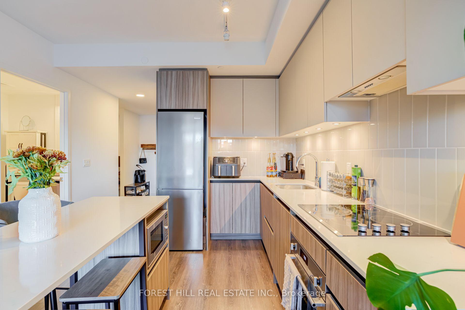 Photo 11 of Unit 217, 8 Beverley Glen Boulevard, Vaughan, Beverley Glen — HOMEH