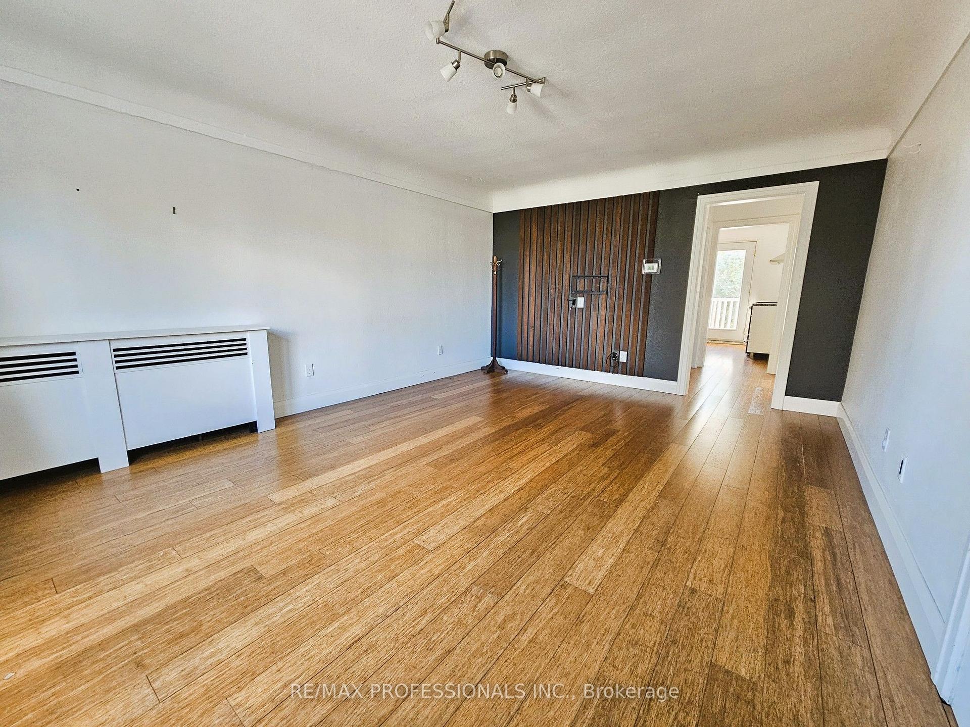 Photo 3 of Unit A-Upper, 119 Erb Street, Waterloo, Uptown Waterloo/North Ward — HOMEH