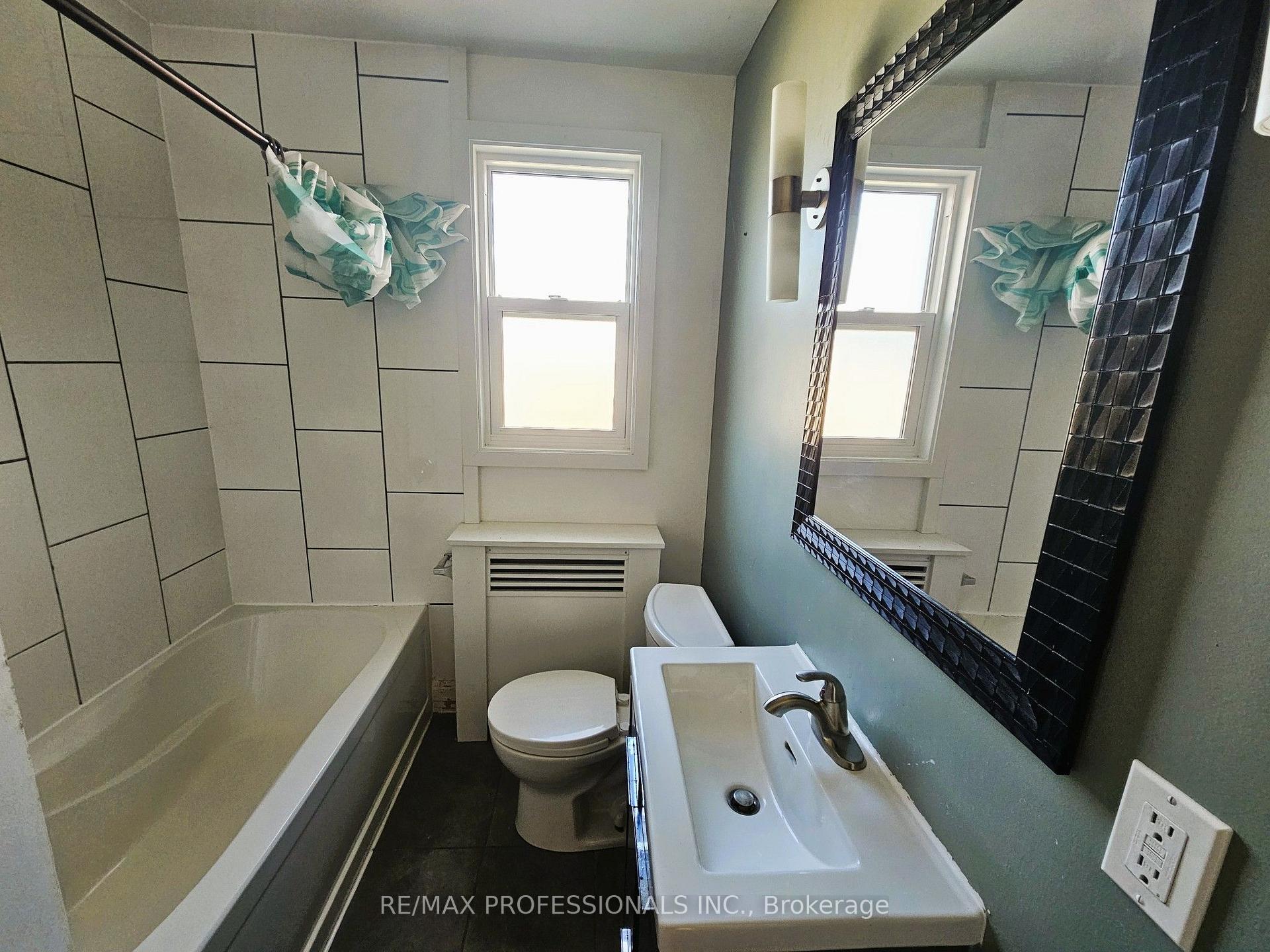 Photo 15 of Unit A-Upper, 119 Erb Street, Waterloo, Uptown Waterloo/North Ward — HOMEH