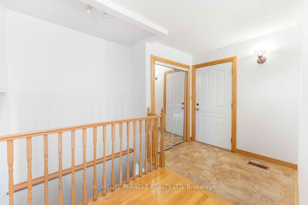 Photo 2 of 2033 Simcoe Street N, Oshawa, Samac — HOMEH