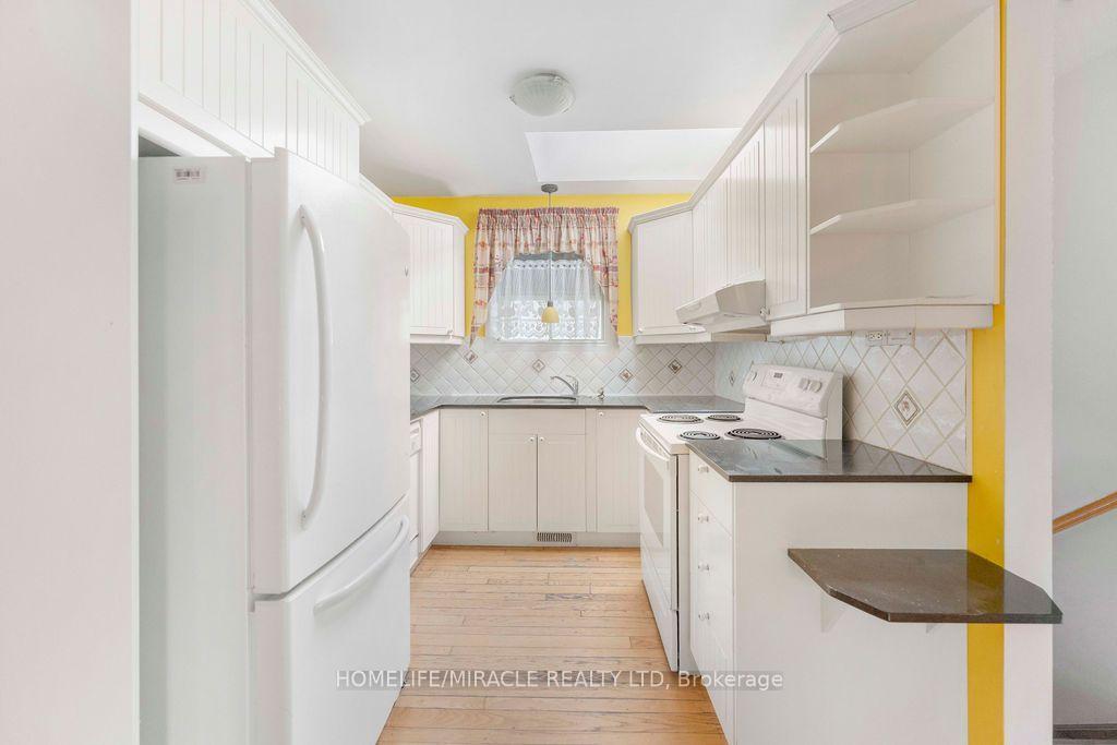Photo 7 of 2033 Simcoe Street N, Oshawa, Samac — HOMEH