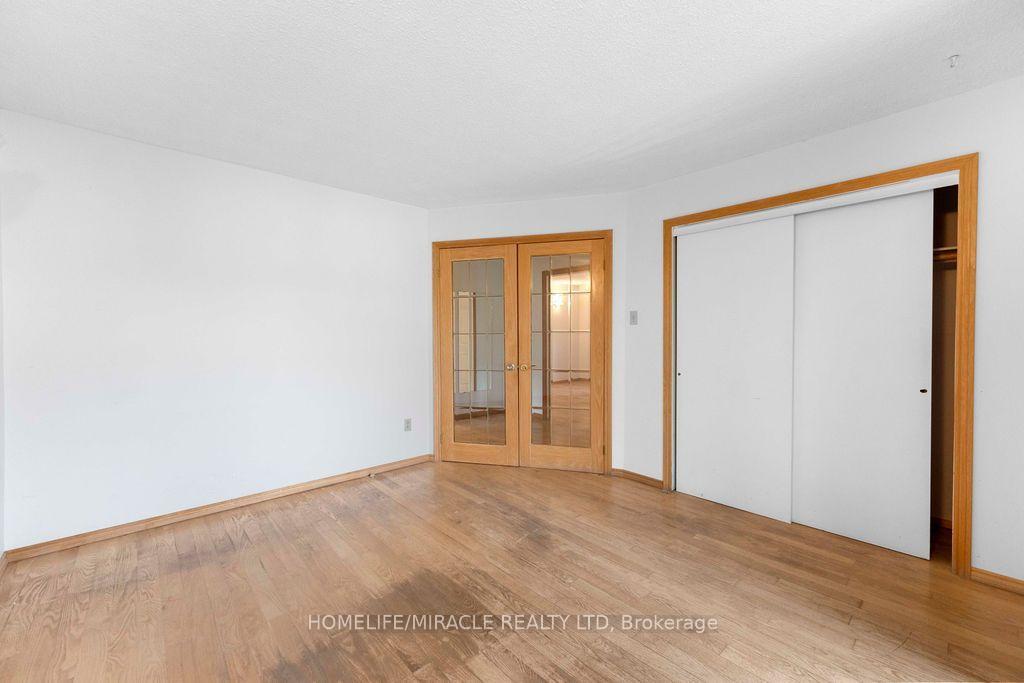 Photo 15 of 2033 Simcoe Street N, Oshawa, Samac — HOMEH