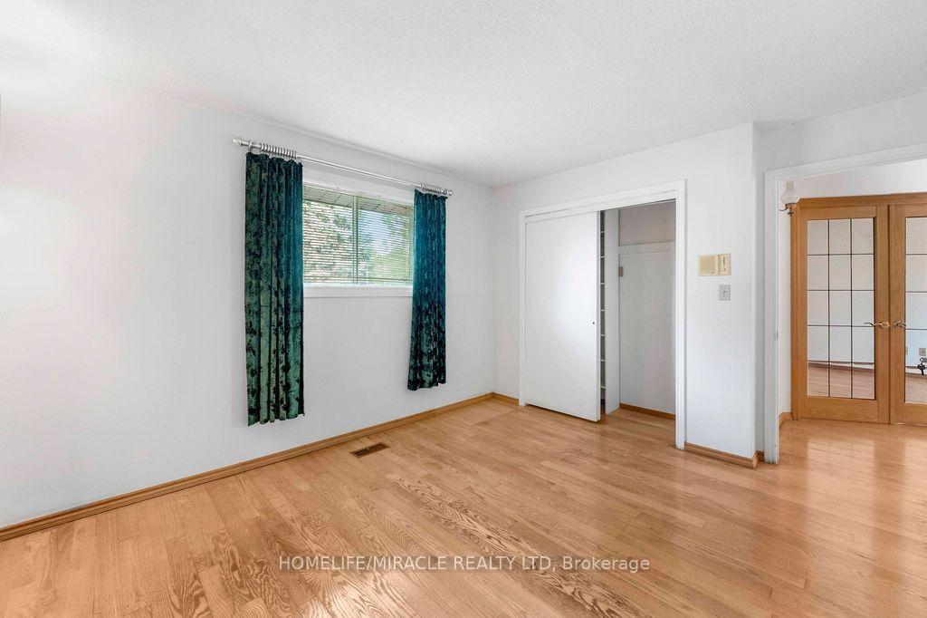 Photo 17 of 2033 Simcoe Street N, Oshawa, Samac — HOMEH
