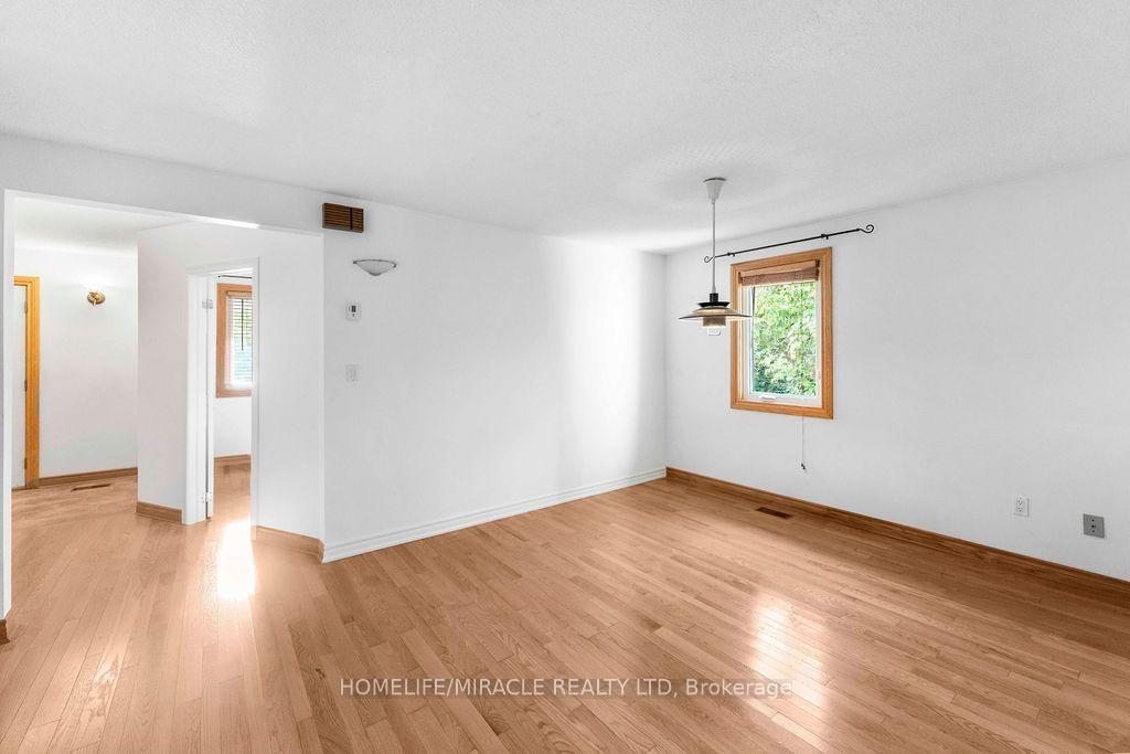 Photo 25 of 2033 Simcoe Street N, Oshawa, Samac — HOMEH