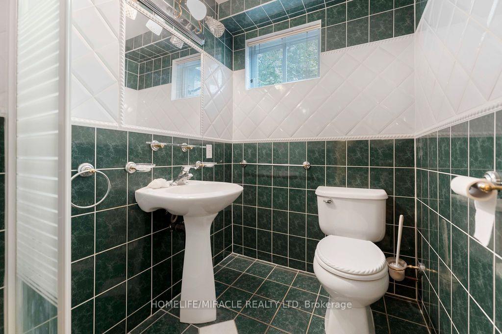 Photo 31 of 2033 Simcoe Street N, Oshawa, Samac — HOMEH
