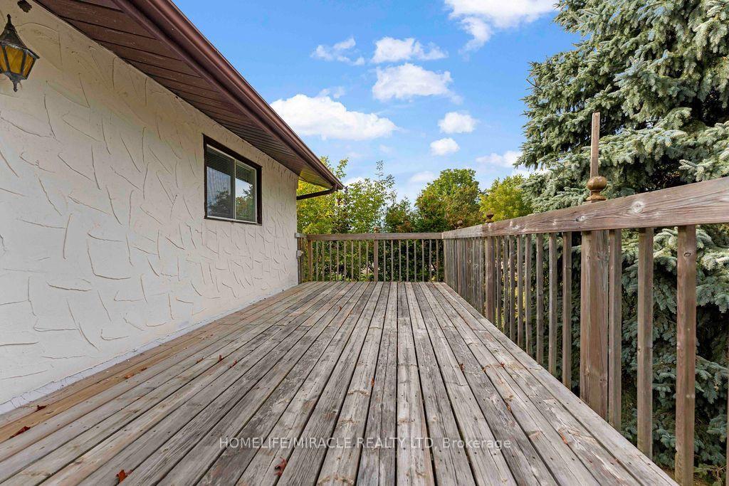 Photo 40 of 2033 Simcoe Street N, Oshawa, Samac — HOMEH