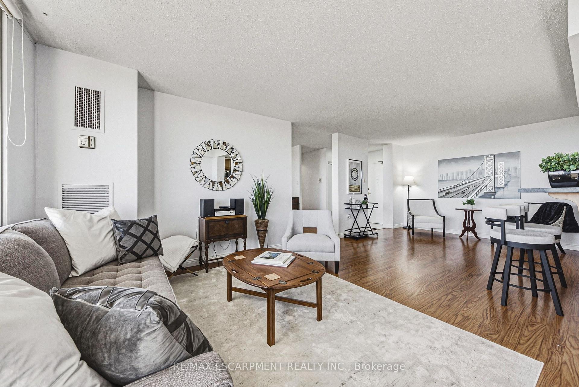 Photo 5 of Unit 1105, 2055 Upper Middle Road, Burlington, Brant Hills — HOMEH