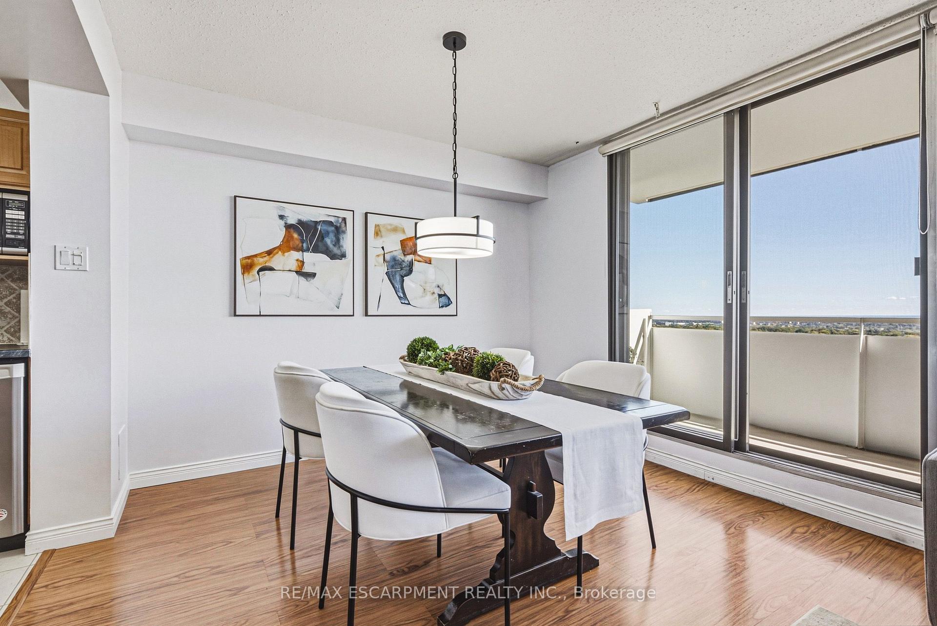 Photo 12 of Unit 1105, 2055 Upper Middle Road, Burlington, Brant Hills — HOMEH