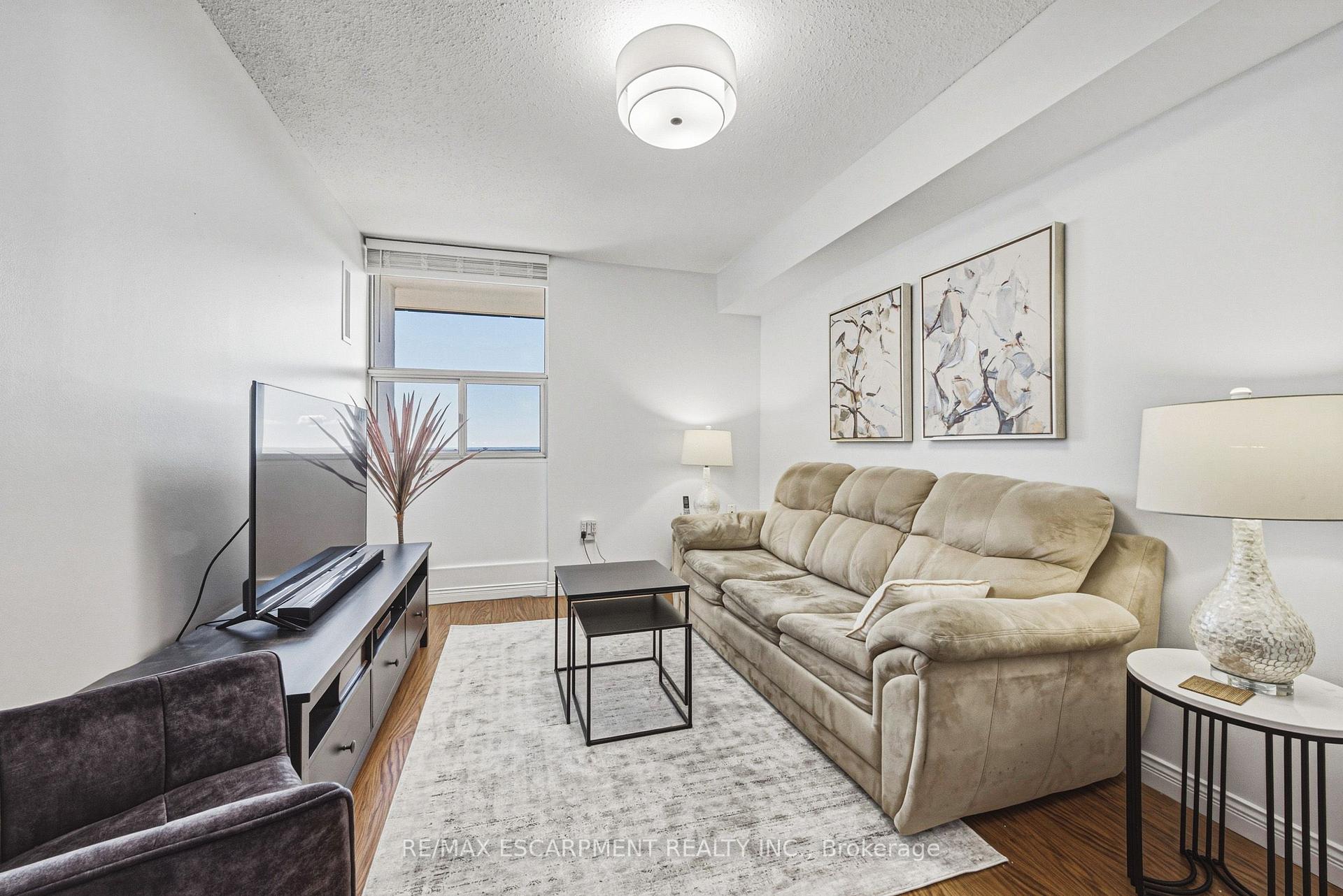 Photo 13 of Unit 1105, 2055 Upper Middle Road, Burlington, Brant Hills — HOMEH