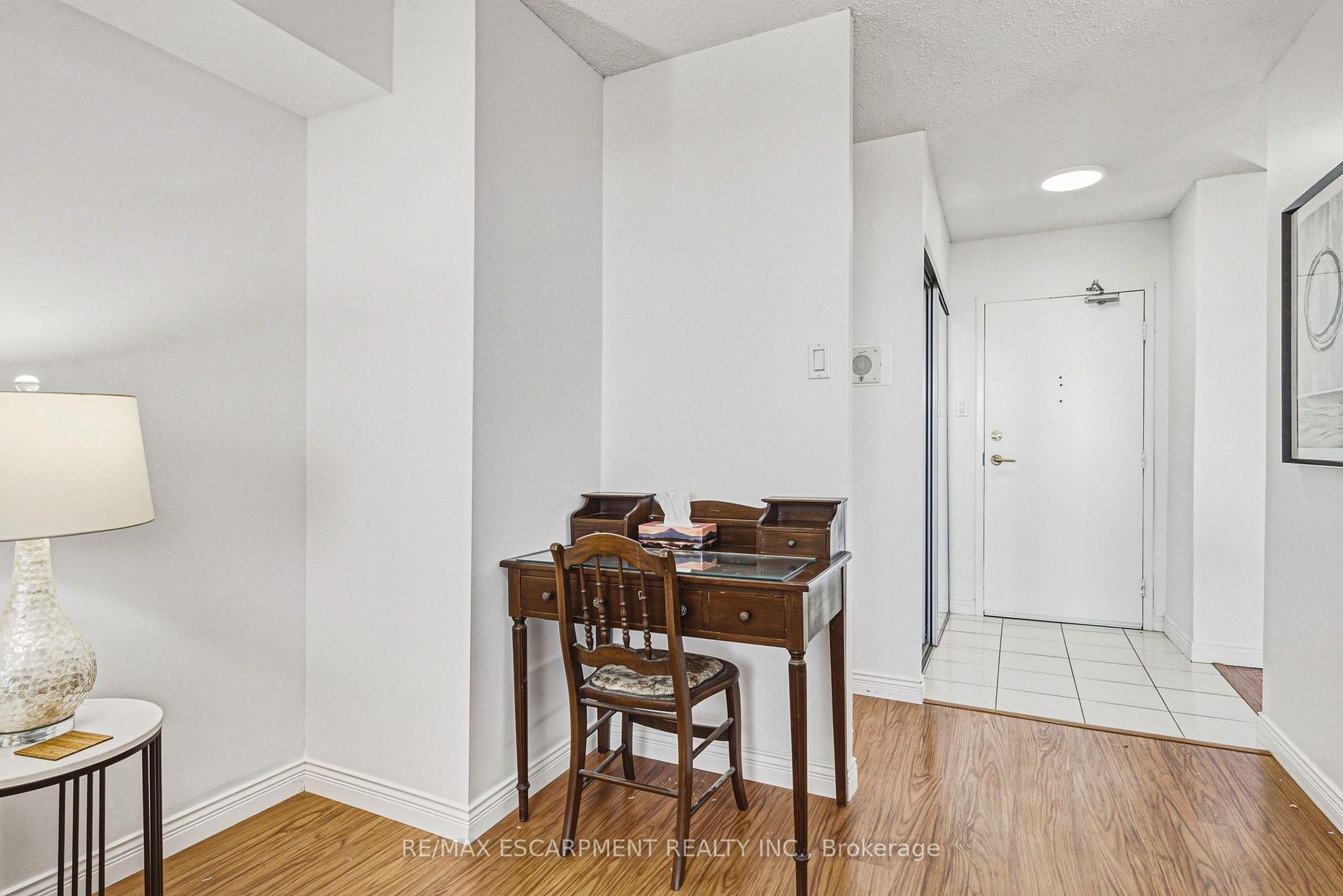 Photo 14 of Unit 1105, 2055 Upper Middle Road, Burlington, Brant Hills — HOMEH