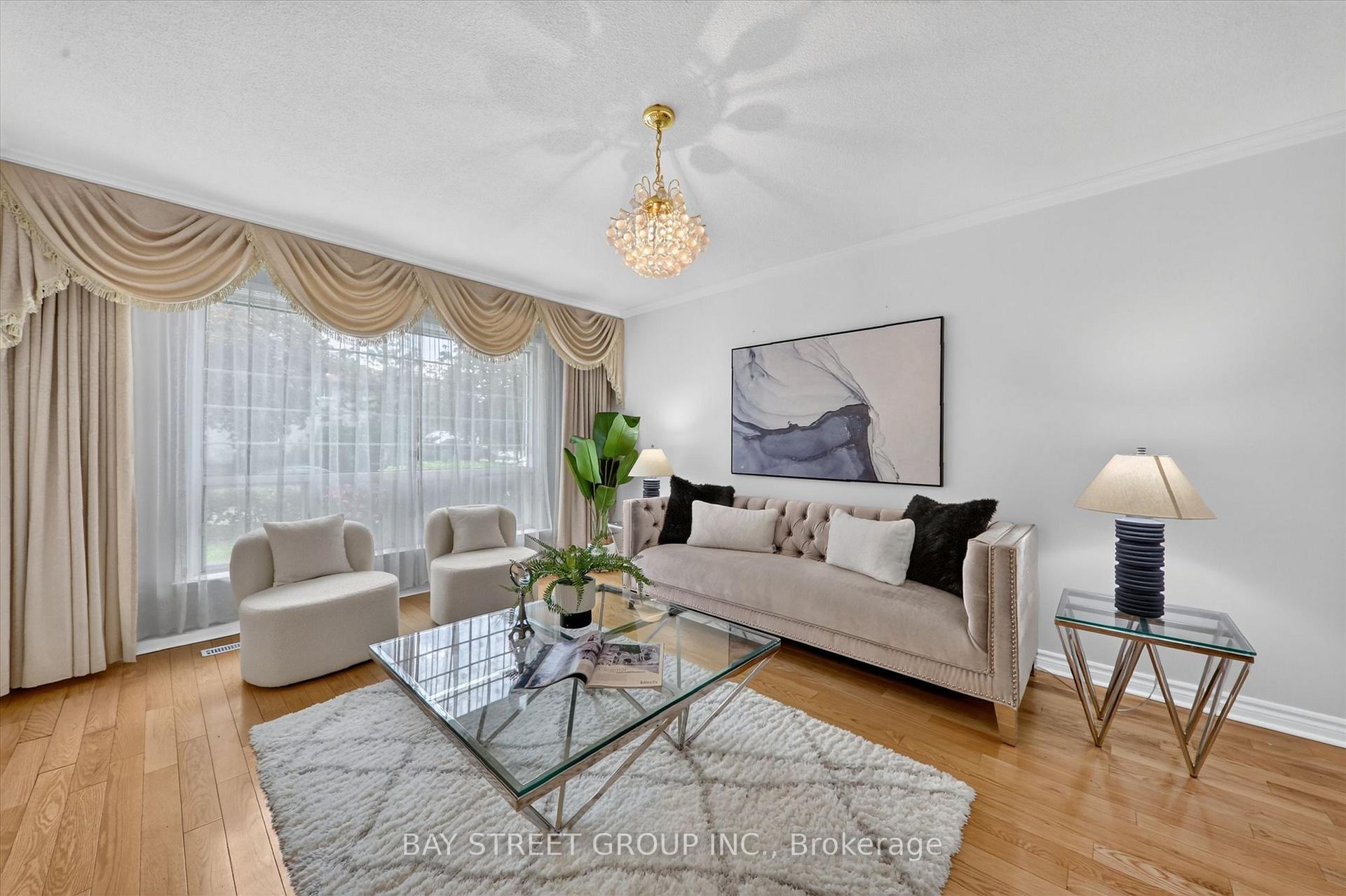 Photo 3 of 95 Tineta Crescent, Scarborough, Agincourt South-Malvern West — HOMEH