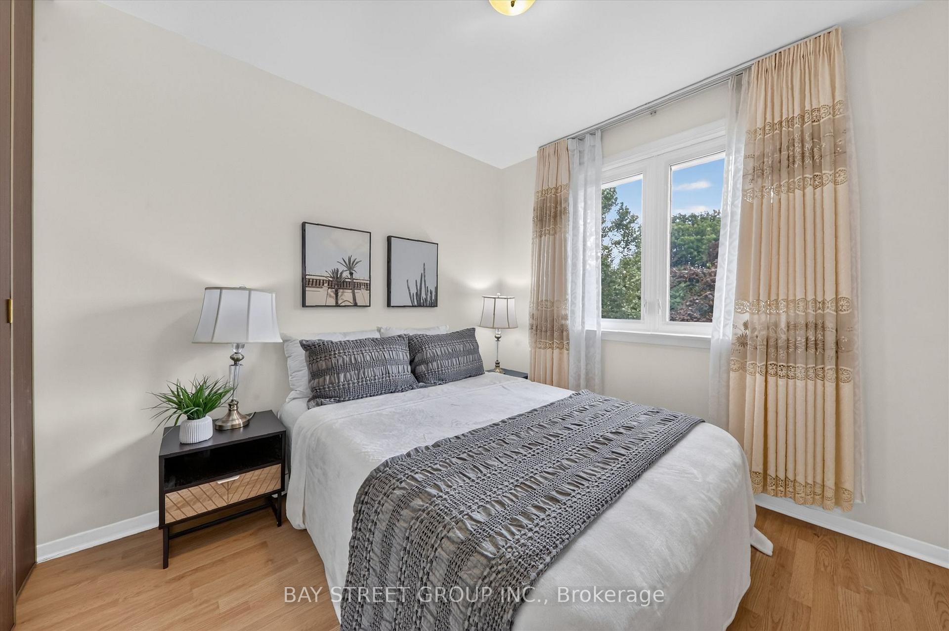Photo 10 of 95 Tineta Crescent, Scarborough, Agincourt South-Malvern West — HOMEH