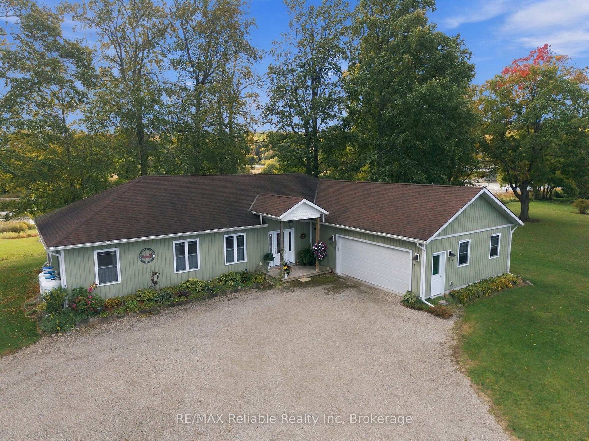 Photo 5 of 37431 Forrester's Line, Central Huron, Clinton — HOMEH