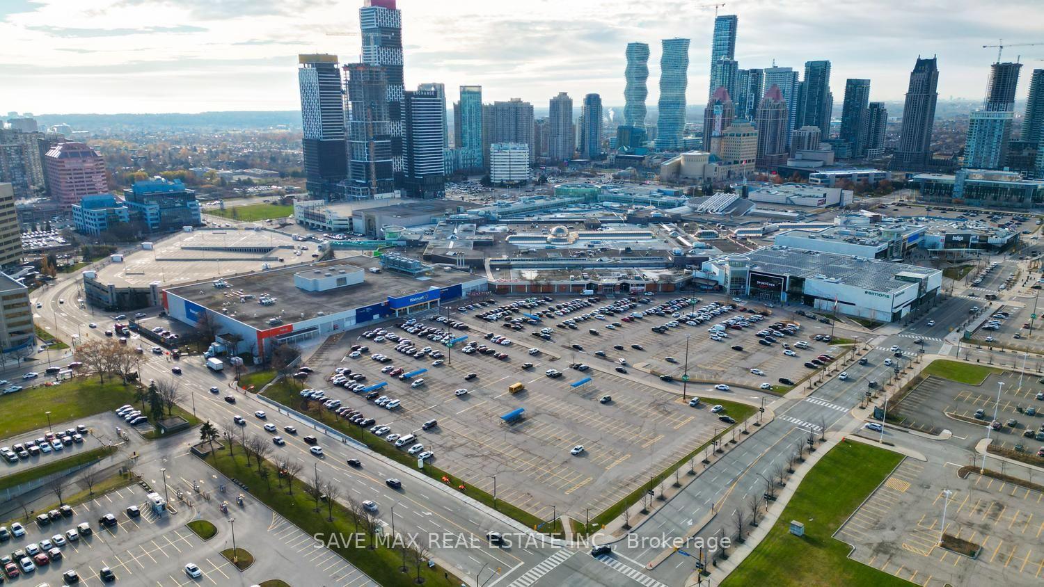 Photo 4 of Unit 2105, 4205 Shipp Drive, Mississauga, City Centre — HOMEH