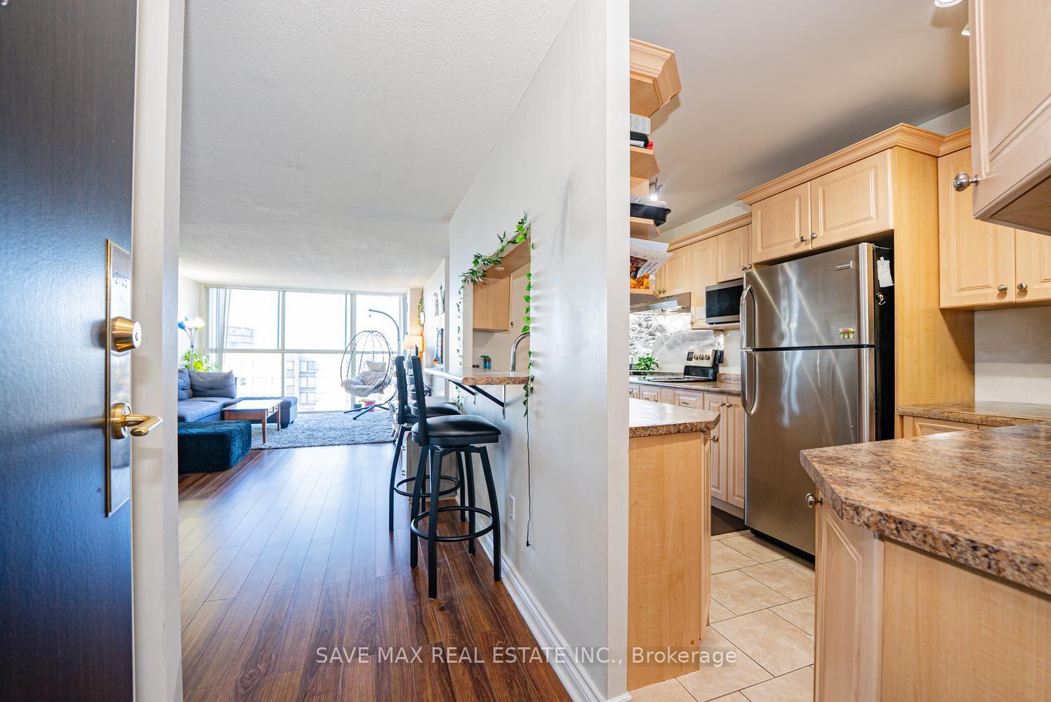 Photo 14 of Unit 2105, 4205 Shipp Drive, Mississauga, City Centre — HOMEH