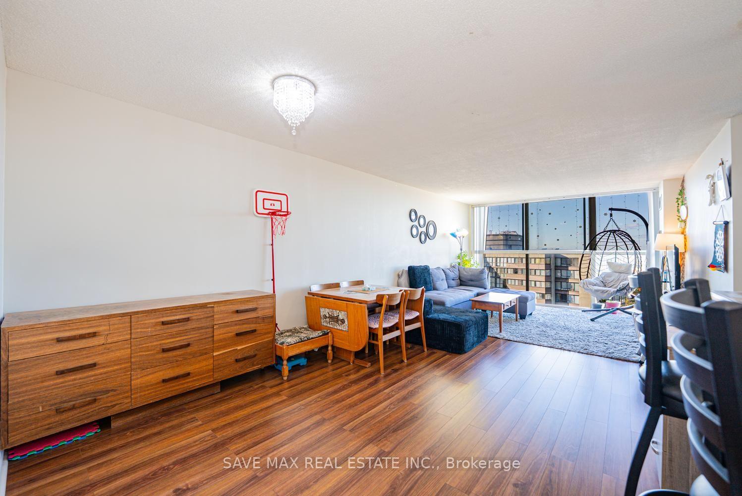 Photo 16 of Unit 2105, 4205 Shipp Drive, Mississauga, City Centre — HOMEH