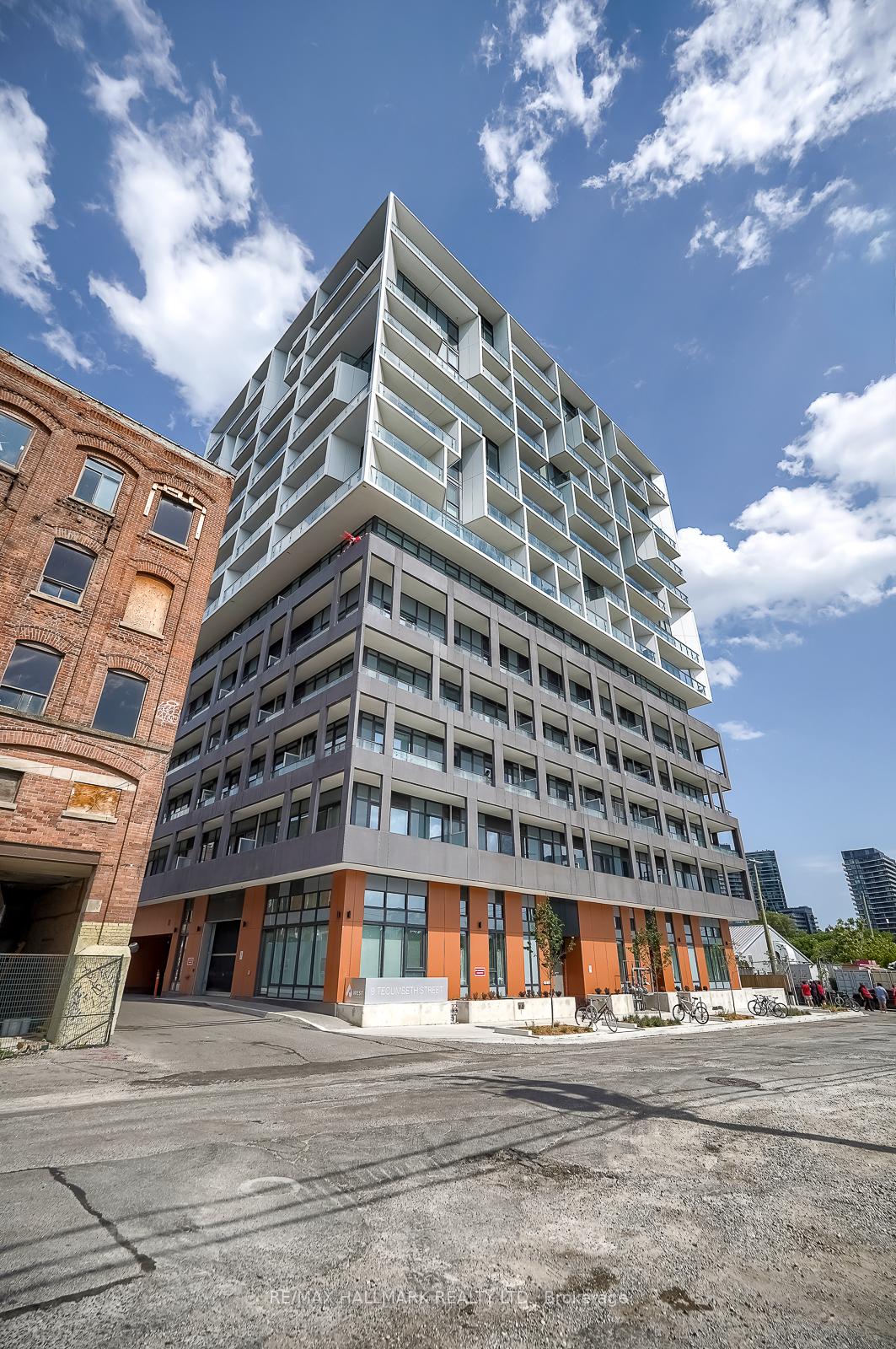 Photo 3 of Unit 421, 9 Tecumseth Street, Toronto, Niagara — HOMEH