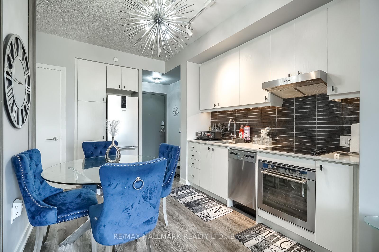 Photo 13 of Unit 421, 9 Tecumseth Street, Toronto, Niagara — HOMEH