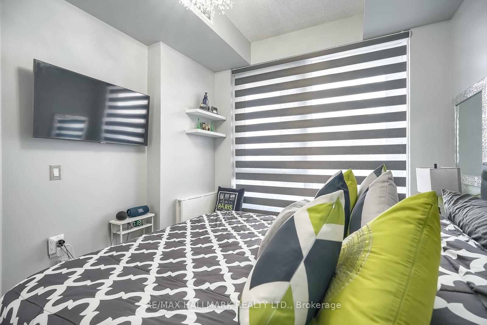 Photo 18 of Unit 421, 9 Tecumseth Street, Toronto, Niagara — HOMEH