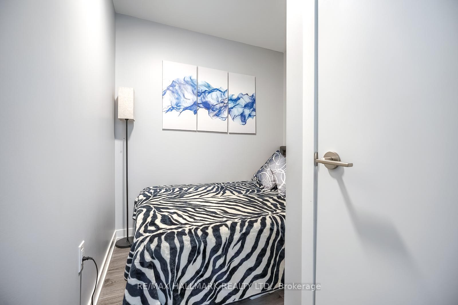 Photo 20 of Unit 421, 9 Tecumseth Street, Toronto, Niagara — HOMEH