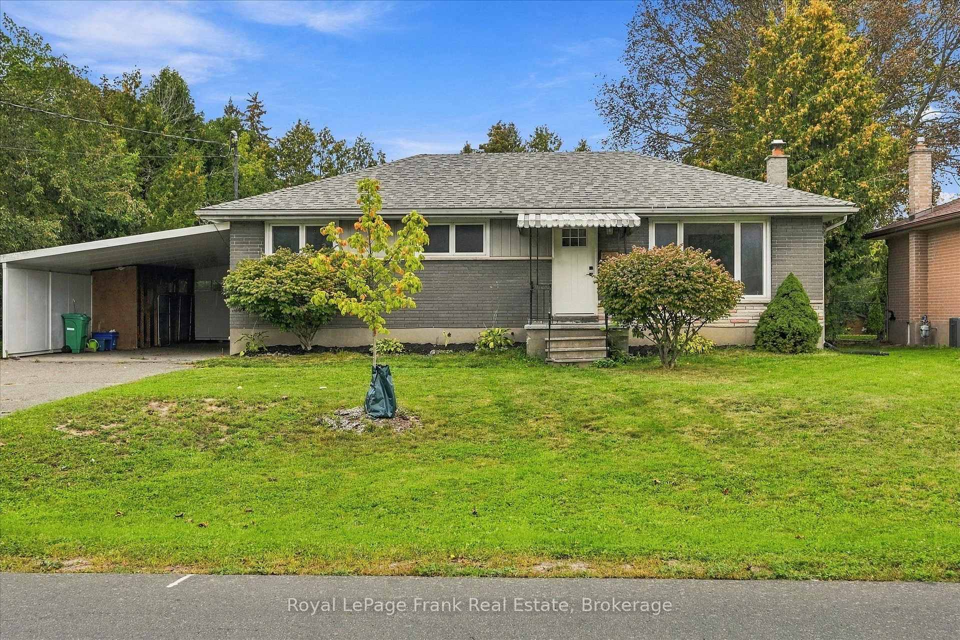 Photo 2 of 19 Daleview Avenue, Peterborough, Monaghan Ward 2 — HOMEH