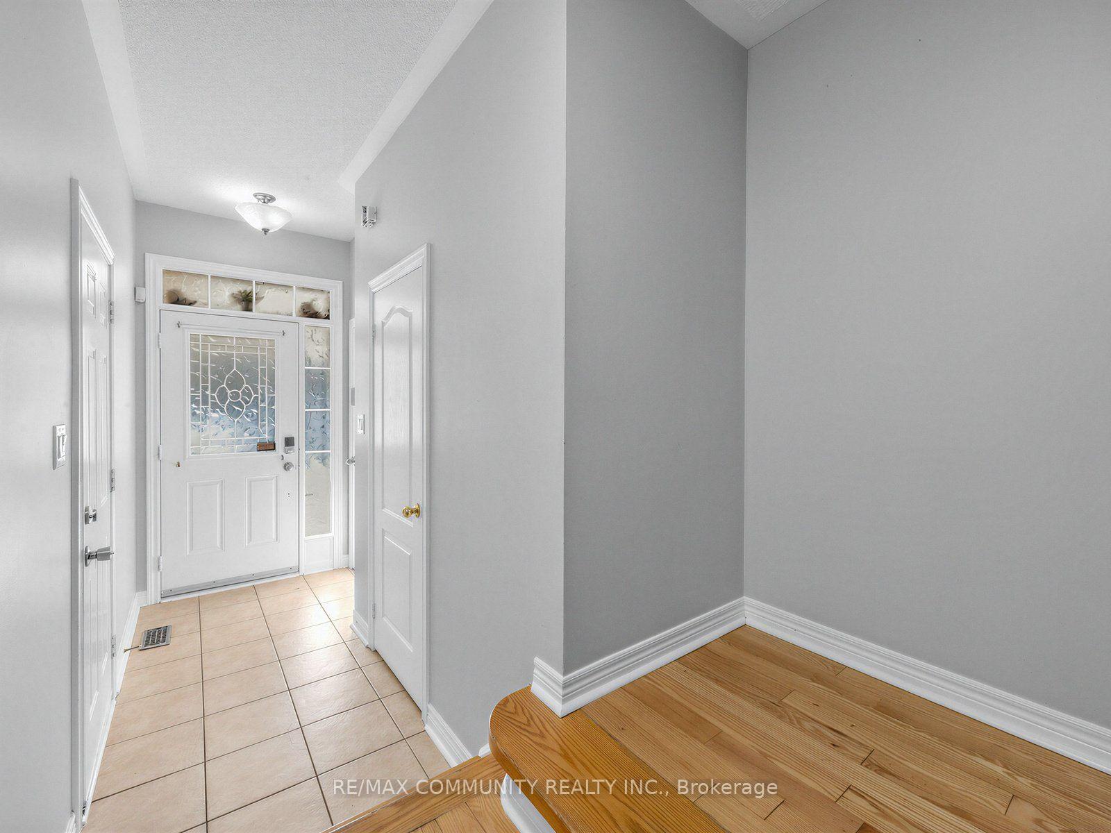 Photo 7 of 45 Tozer Crescent, Ajax, Northwest Ajax — HOMEH