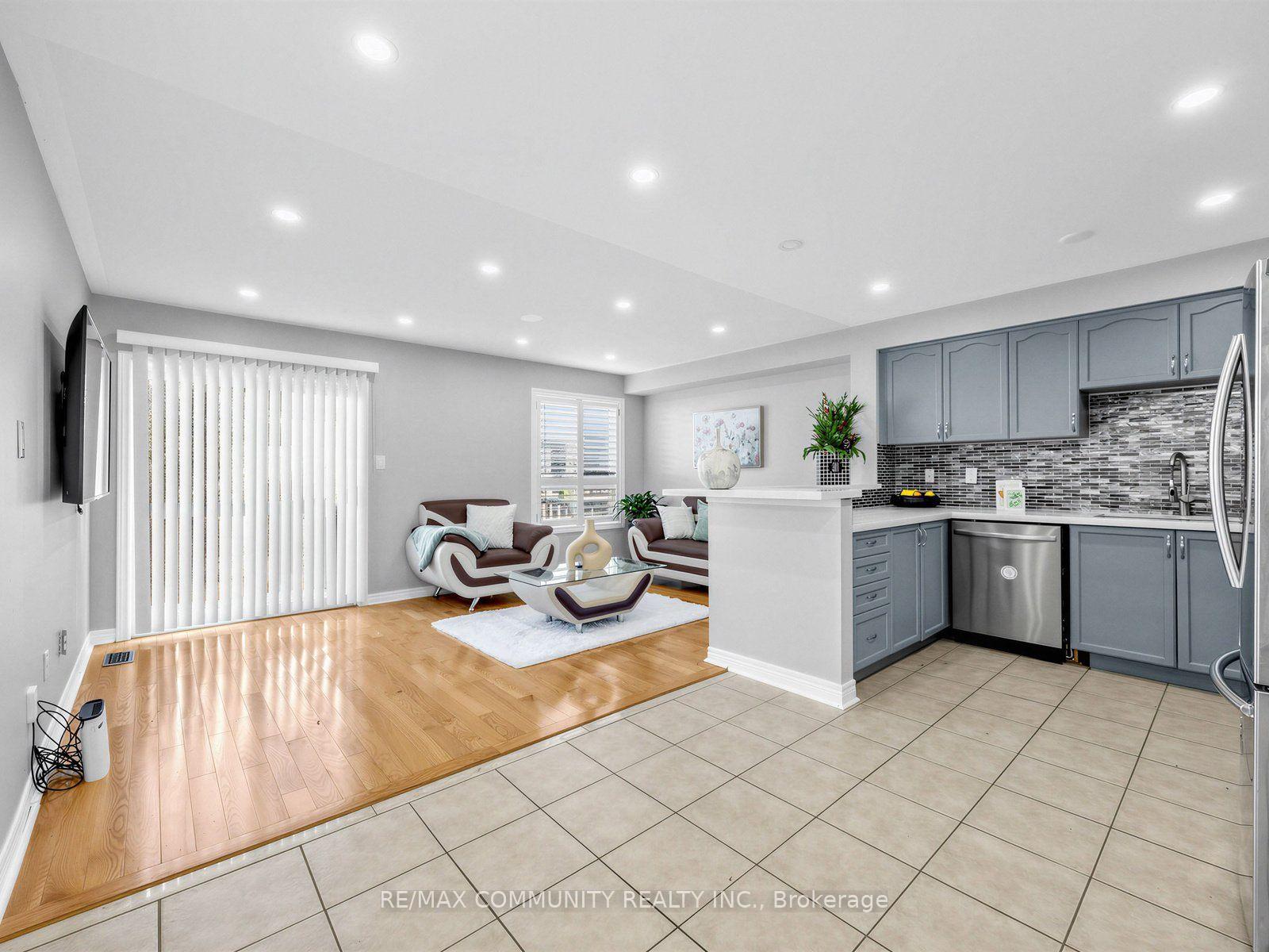Photo 11 of 45 Tozer Crescent, Ajax, Northwest Ajax — HOMEH
