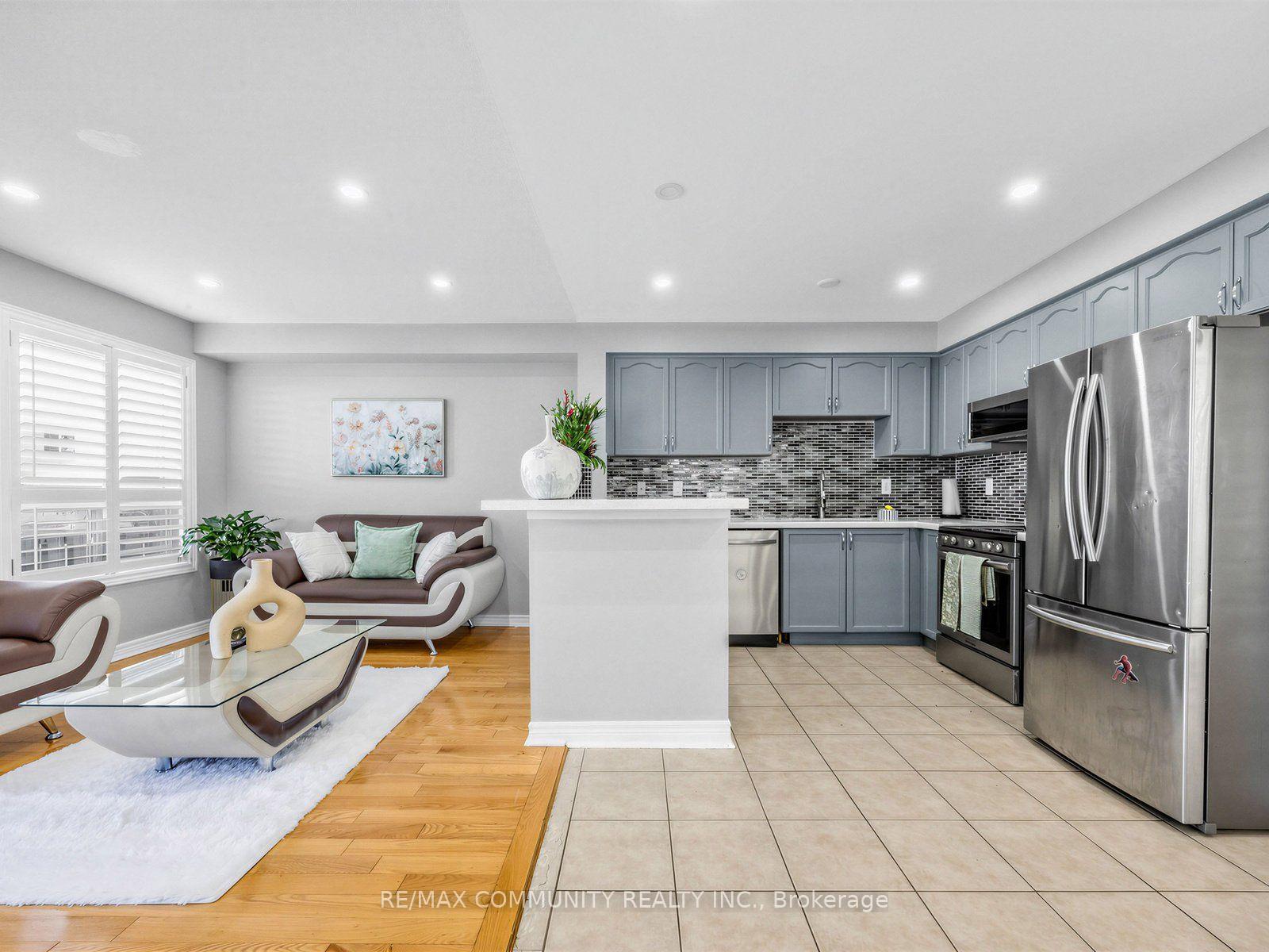 Photo 12 of 45 Tozer Crescent, Ajax, Northwest Ajax — HOMEH