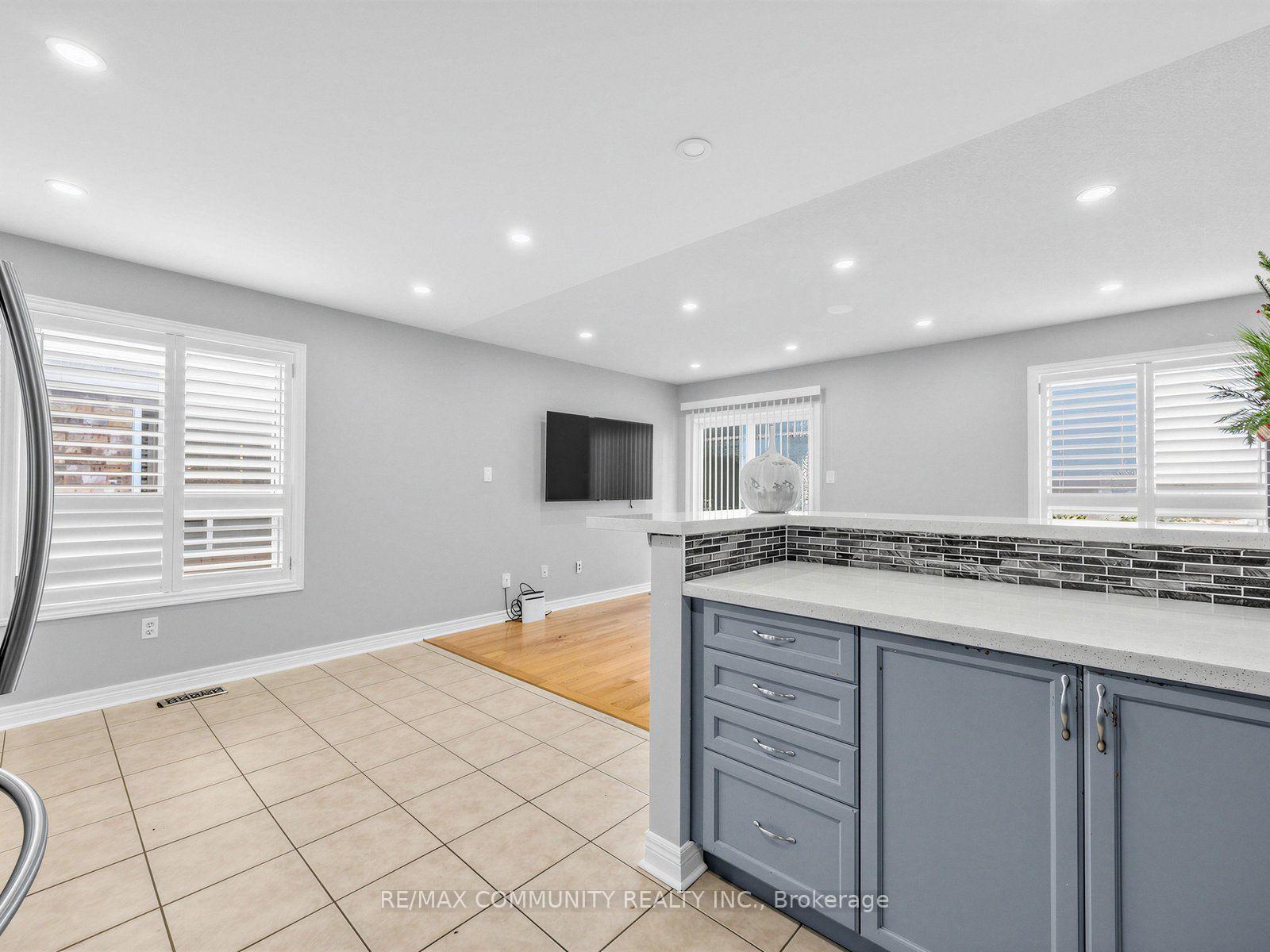 Photo 15 of 45 Tozer Crescent, Ajax, Northwest Ajax — HOMEH