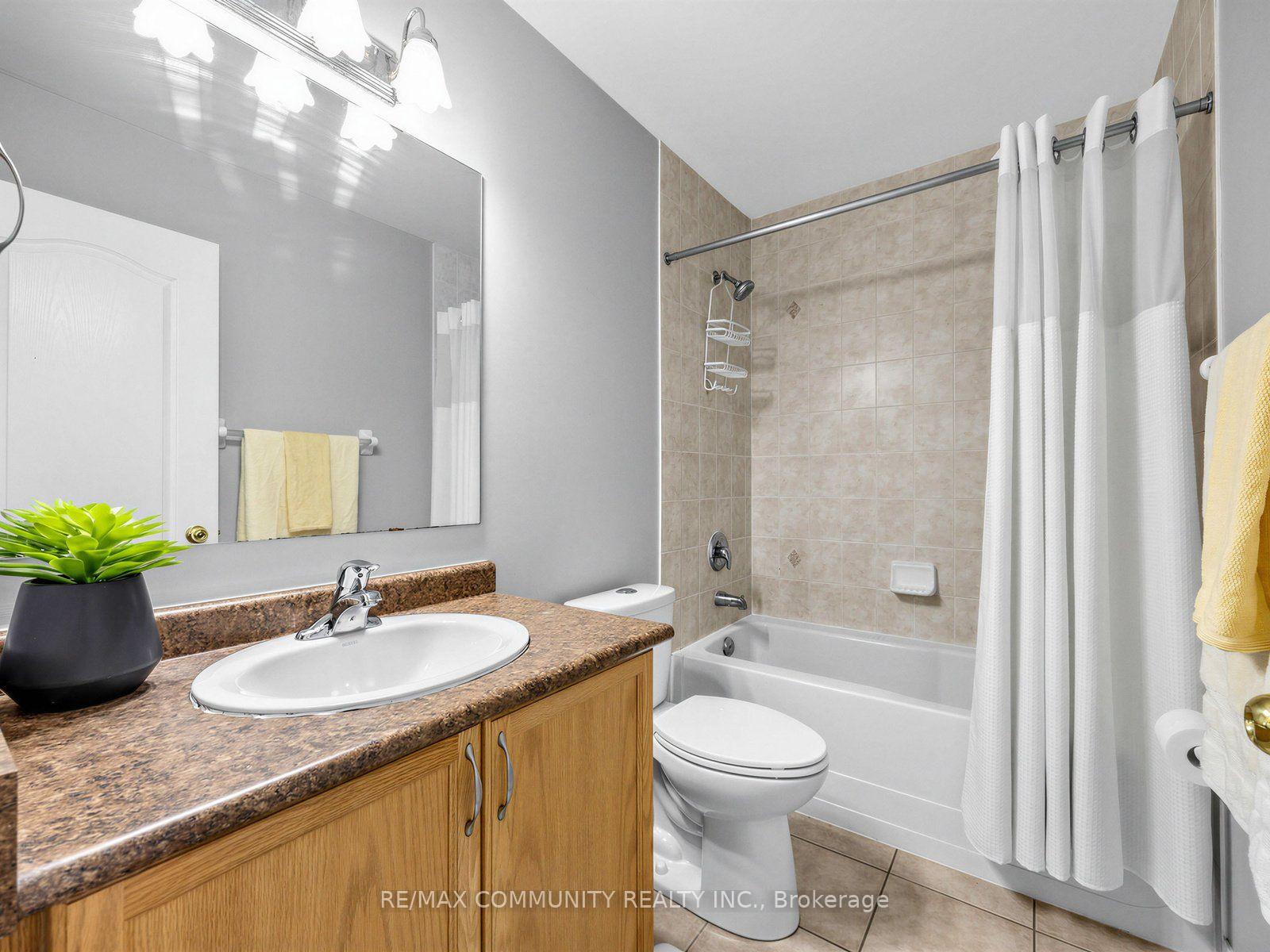 Photo 24 of 45 Tozer Crescent, Ajax, Northwest Ajax — HOMEH