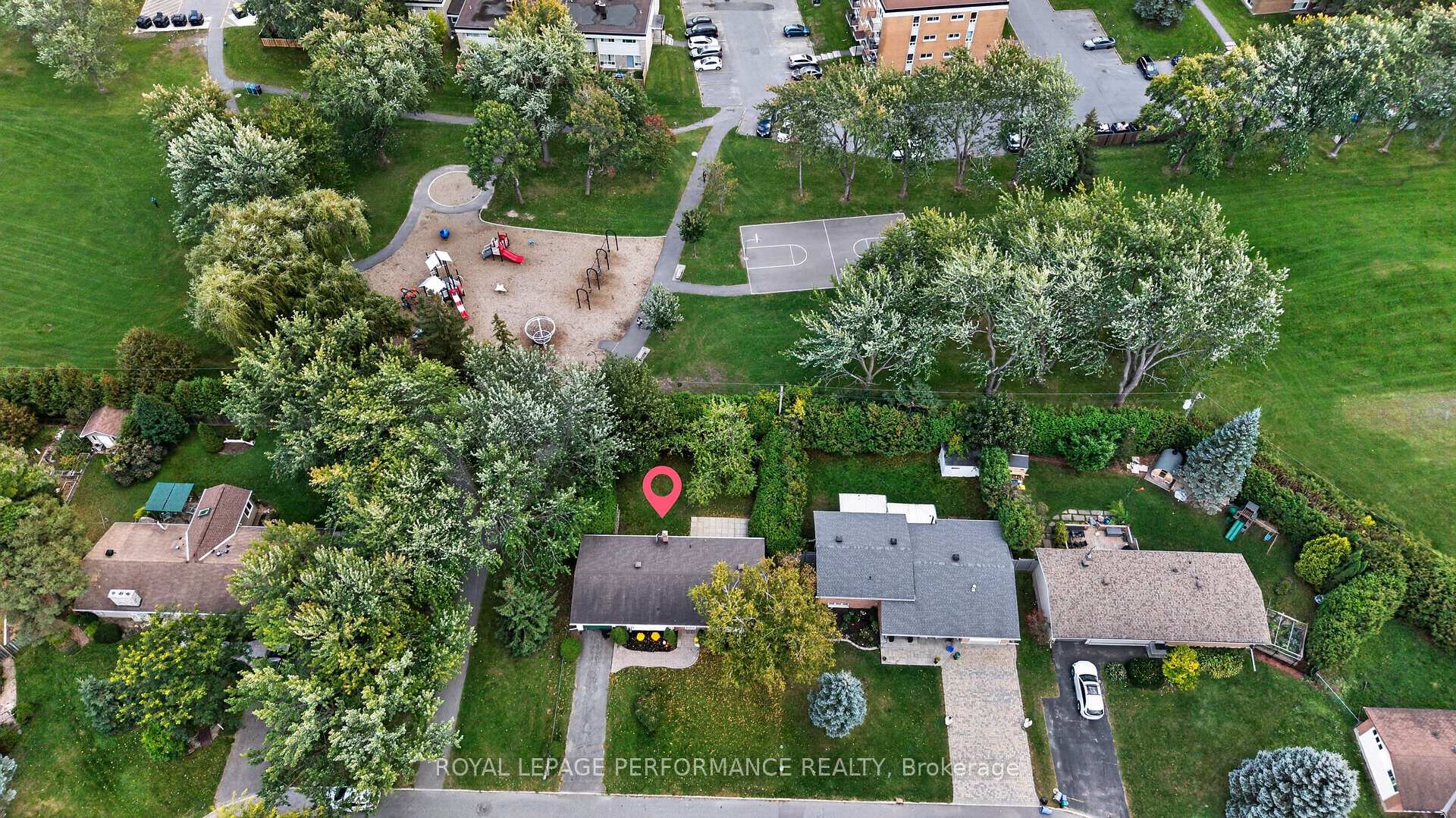 Photo 3 of 21 Millbrook Crescent, Ottawa, City View/Skyline/Fisher Heights/Parkwood Hills — HOMEH